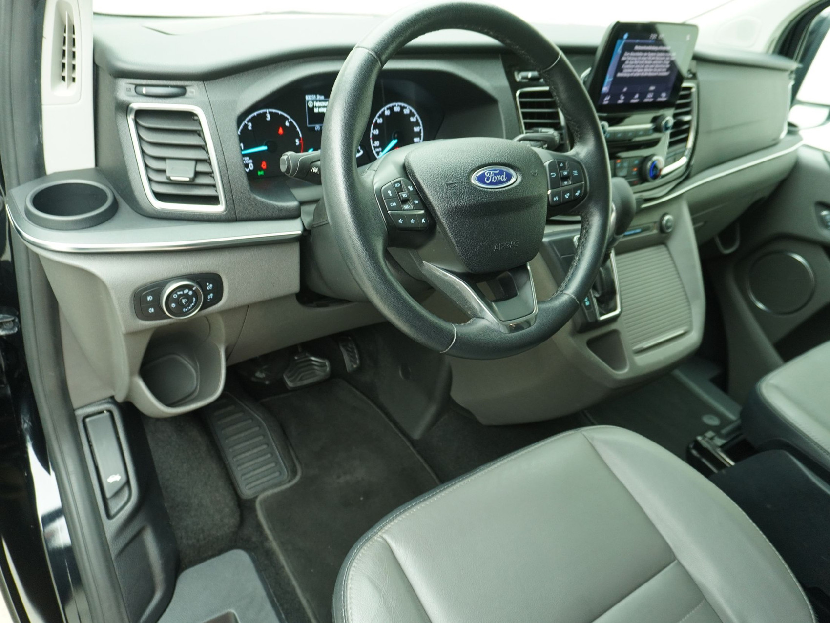 FORD Tourneo C Bus 320 L1 2.0 TDCi Titanium X