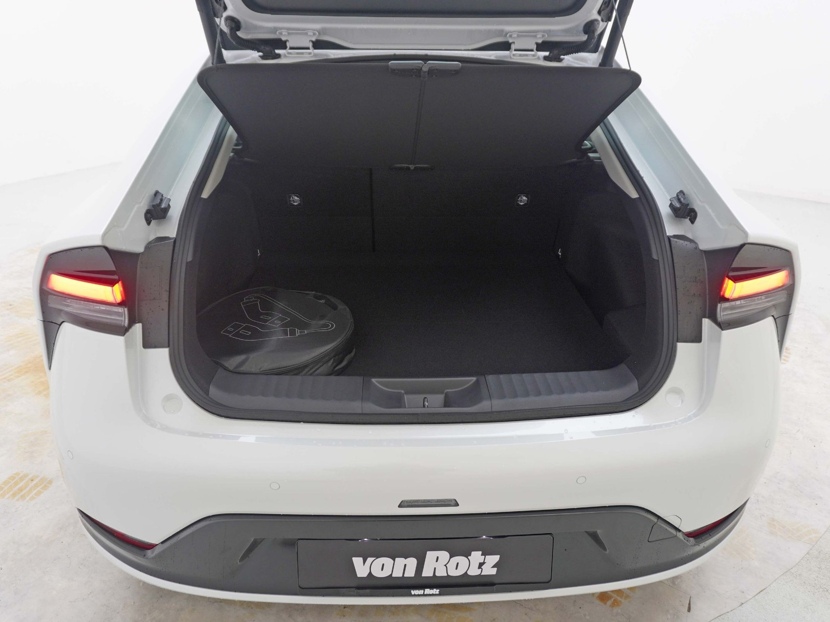 TOYOTA Prius 2.0 Plug-In-Hybrid Premium ** 360° Kamera **