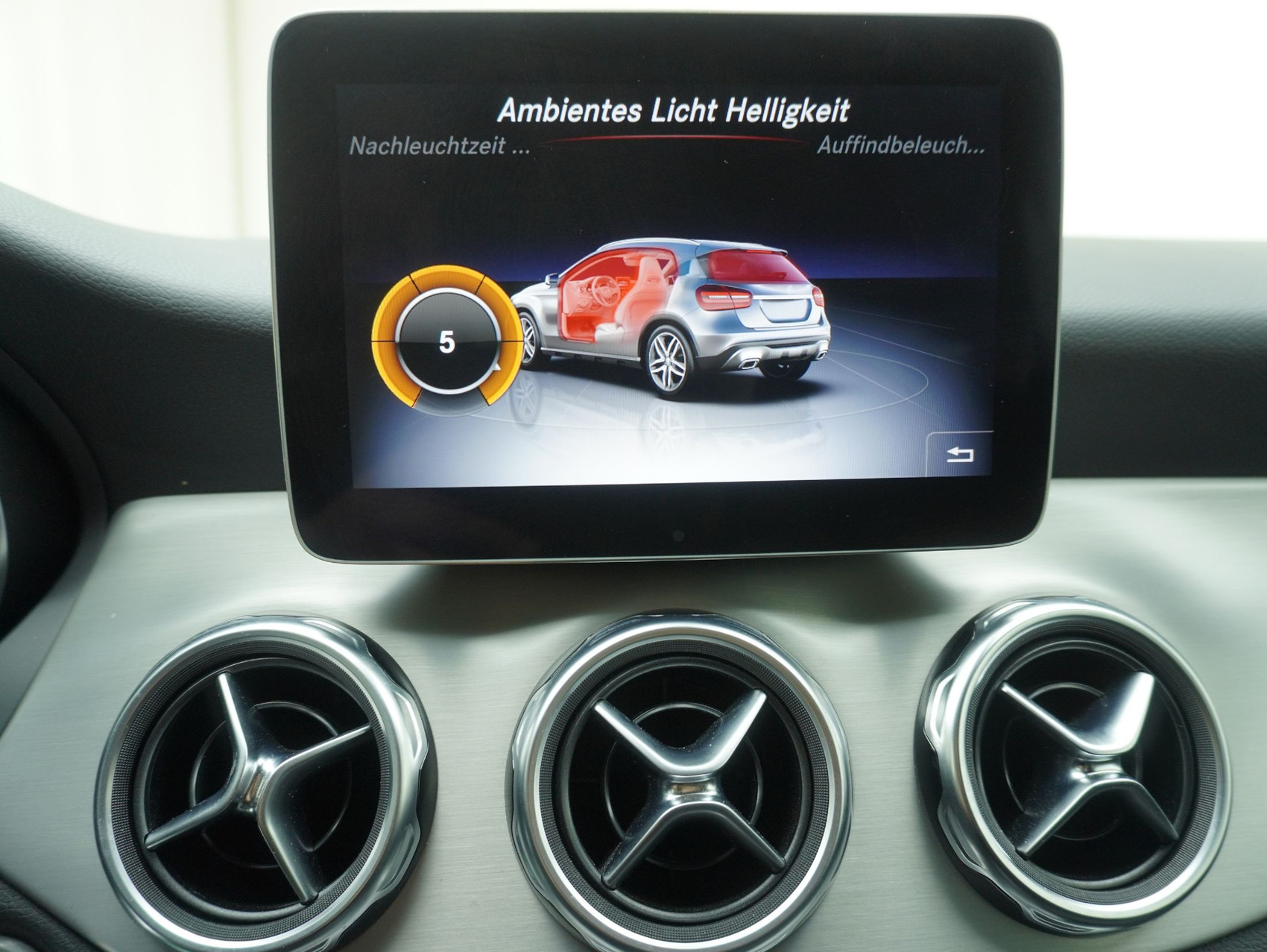 MERCEDES-BENZ GLA-Klasse GLA 250 AMG Line 4matic