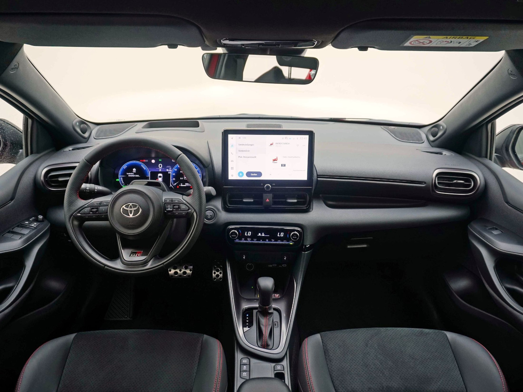 TOYOTA Yaris 1.5 VVT-i HSD GR Sport