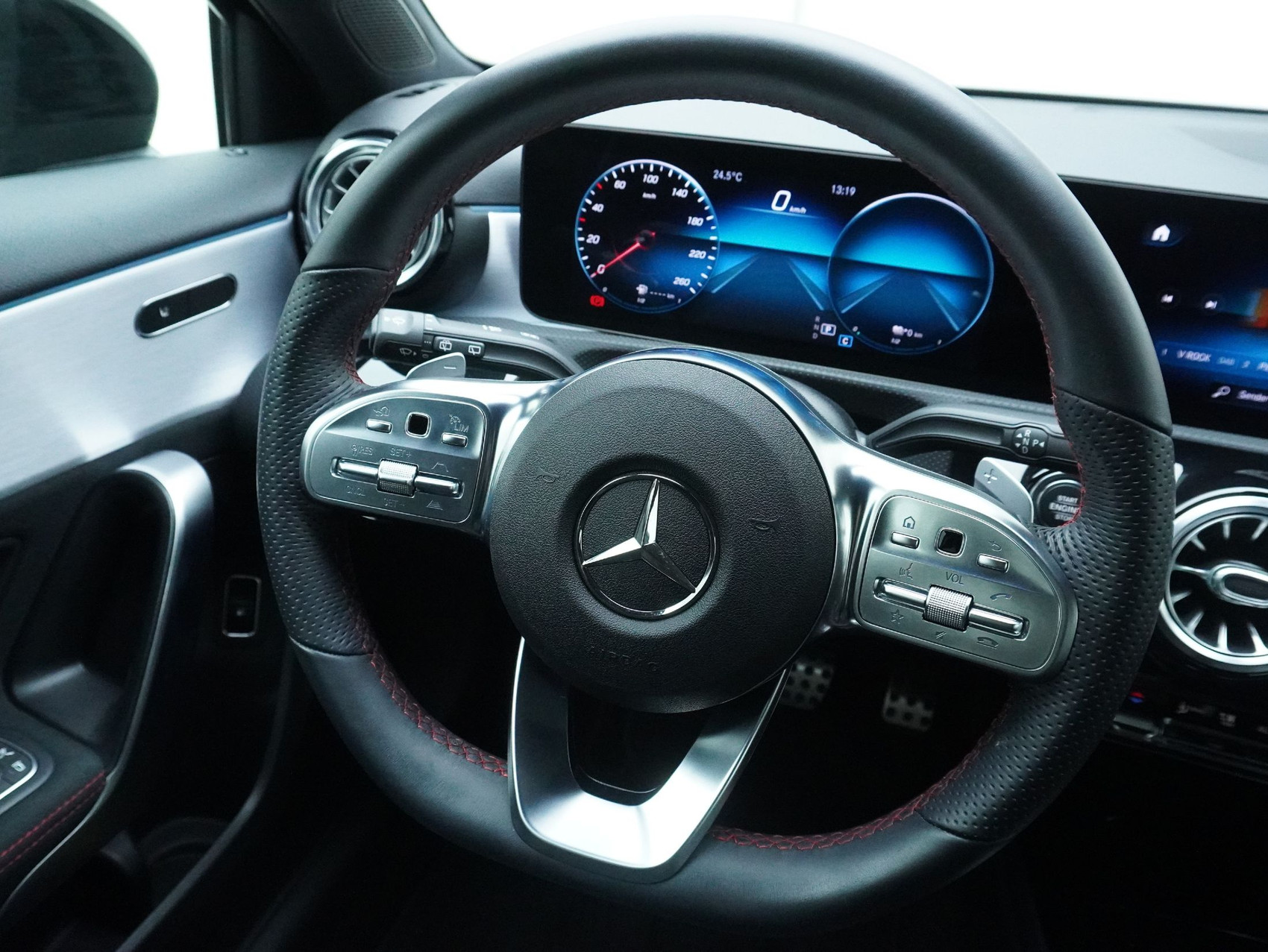 MERCEDES-BENZ A-Klasse A 250 e AMG Line