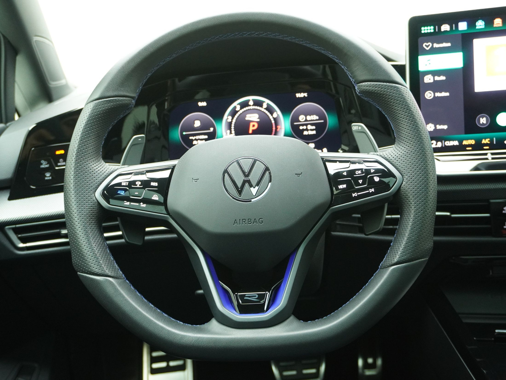 VW Golf Variant 8.5 2.0 TSI R Black Edition 4Motion (2025)