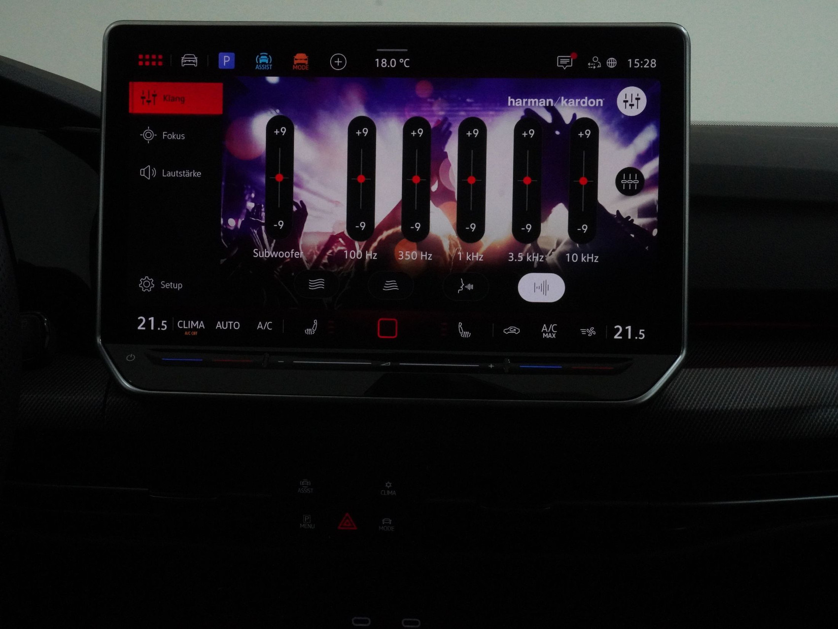 VW Golf VIII 1.5 eTSI R-Line DSG