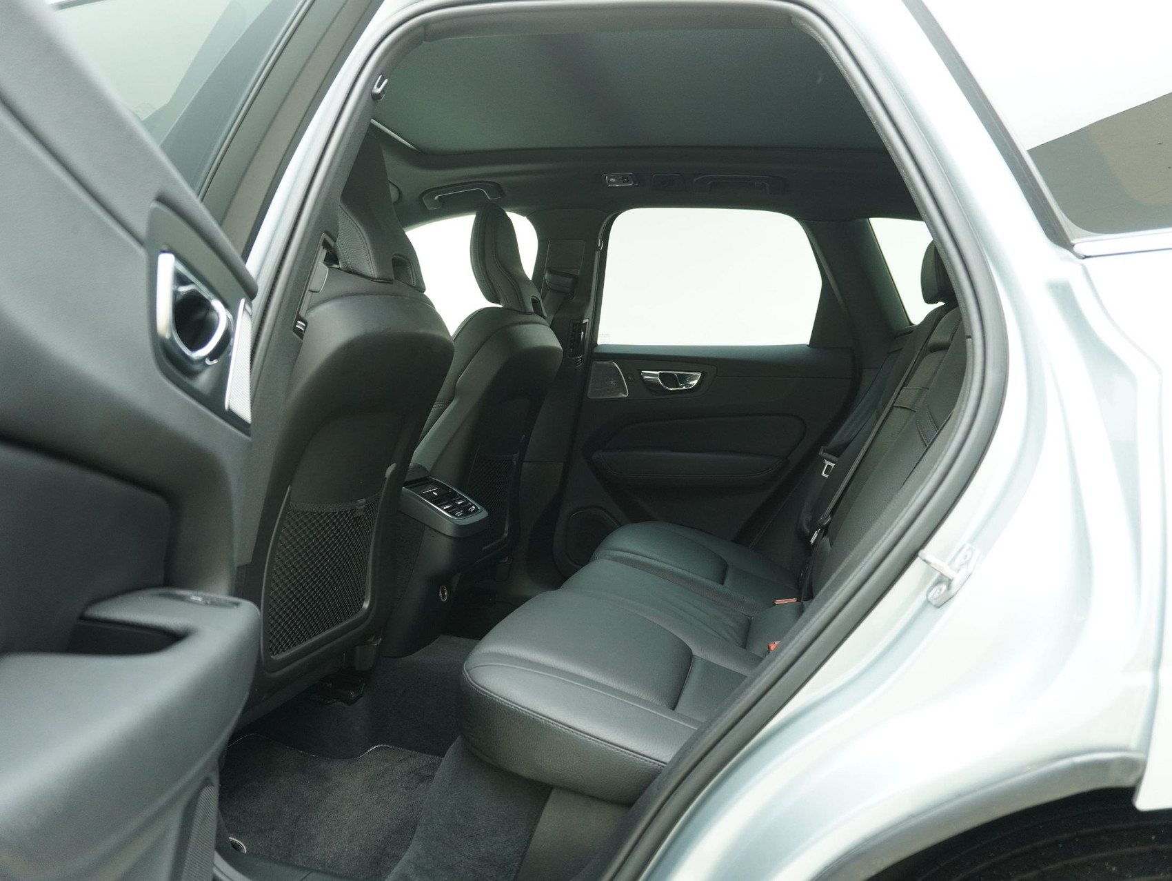 VOLVO XC60 2.0 T6 R-Design AWD