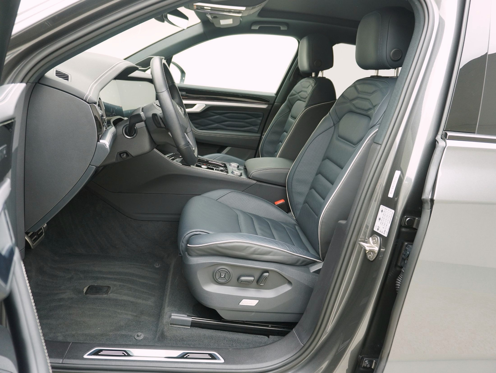 VW Touareg 3.0 TDI R-Line Black Style 4Motion **Vollausstattung**