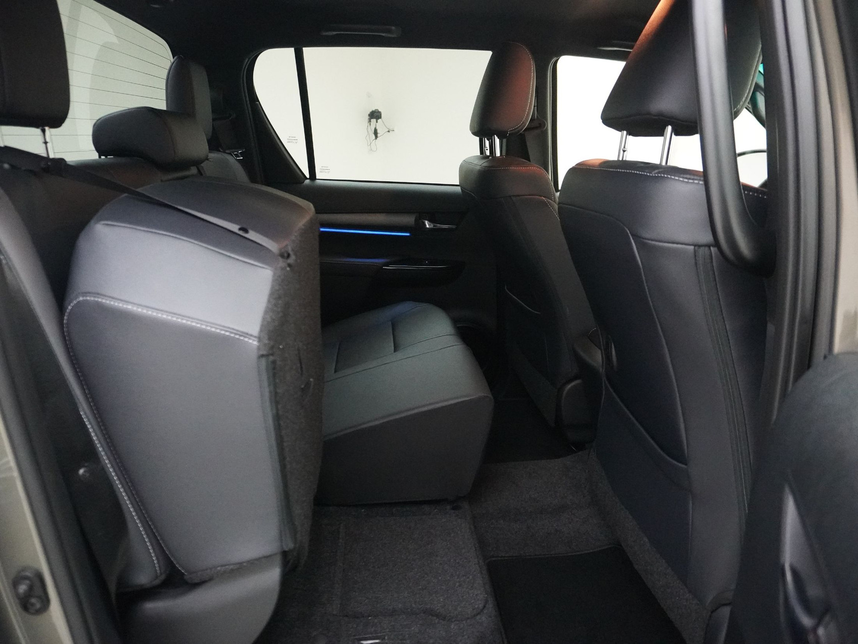 TOYOTA Hilux Double Cab.-Pick-up 2.8 D-4D 204 Invincible MHEV