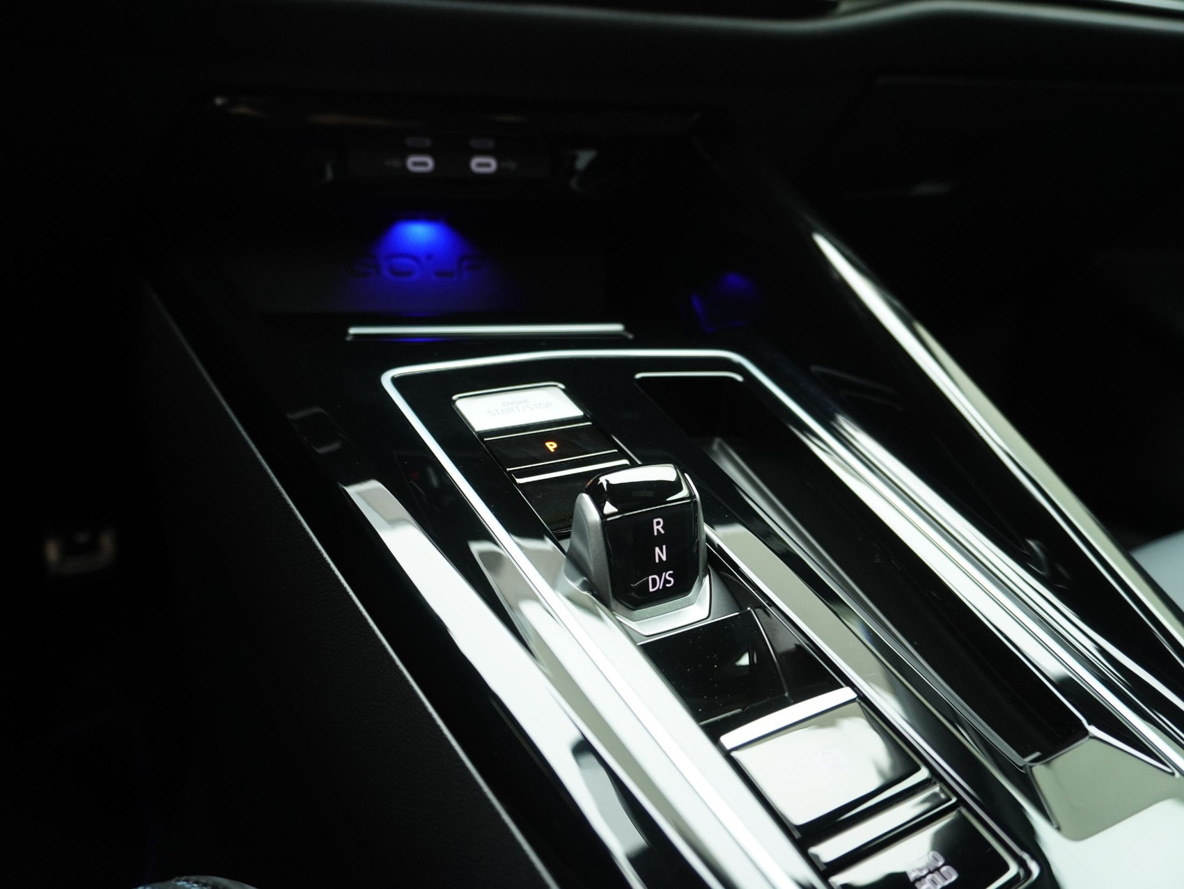 VW Golf 8 2.0 TSI DSG R 20 Years 4Motion