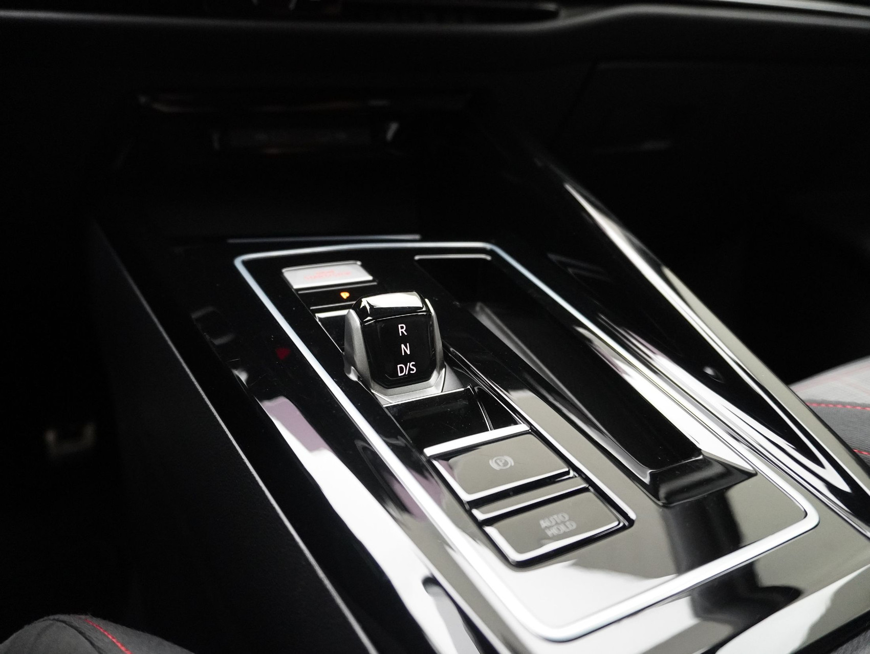 VW Golf 8.5 2.0 TSI DSG GTI Black Style (2025) ** Anhängerkupplung / Harman/Kardon / Panoramadach**