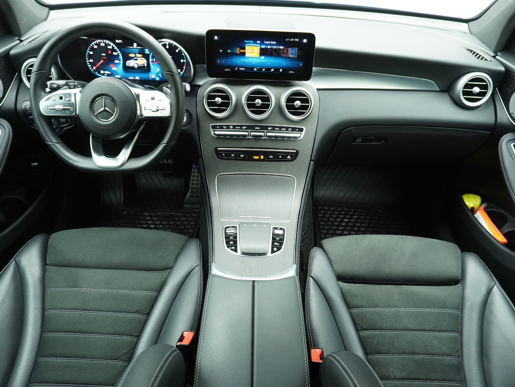 MERCEDES-BENZ GLC-Klasse GLC 220 d AMG Line 4matic