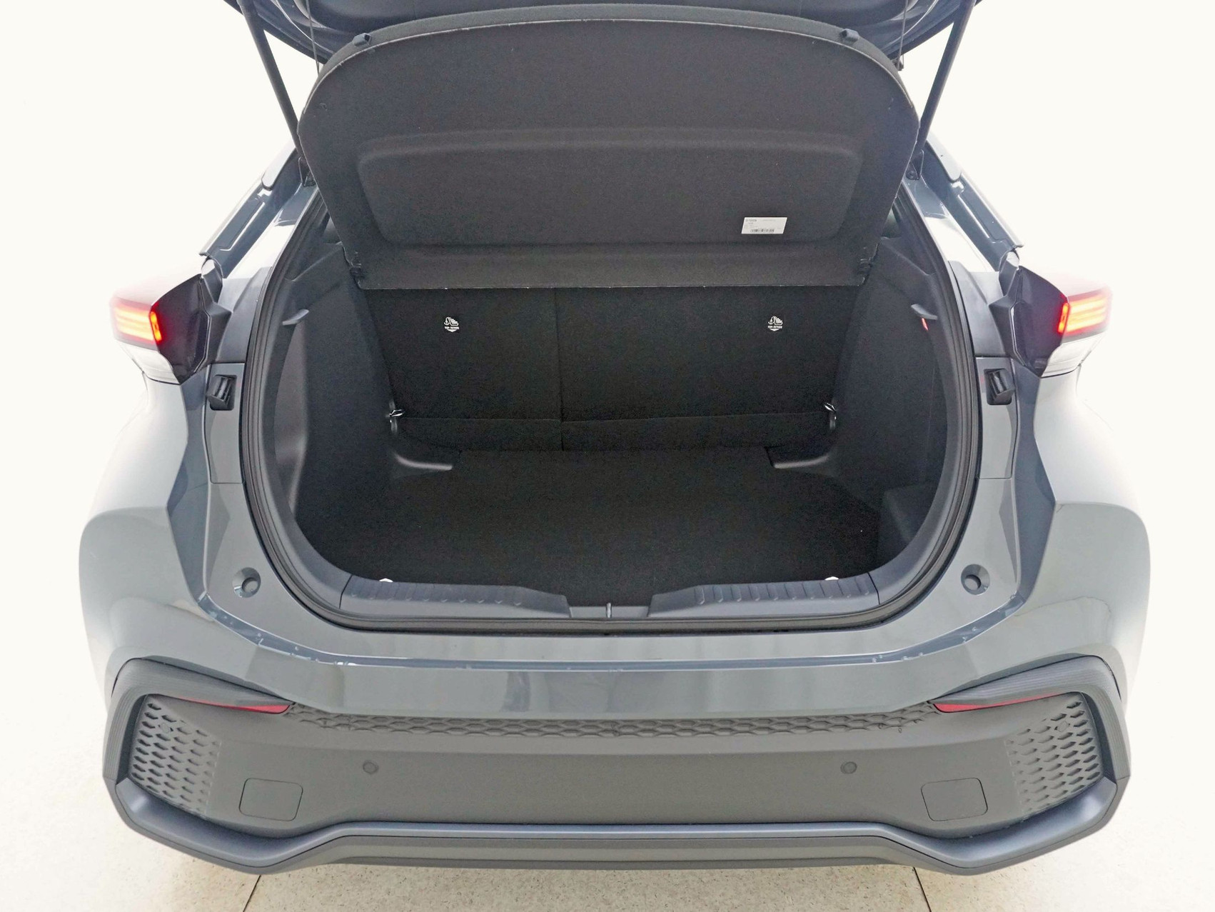 TOYOTA C-HR 2.0 HEV Swiss Edition ** 4×4 **