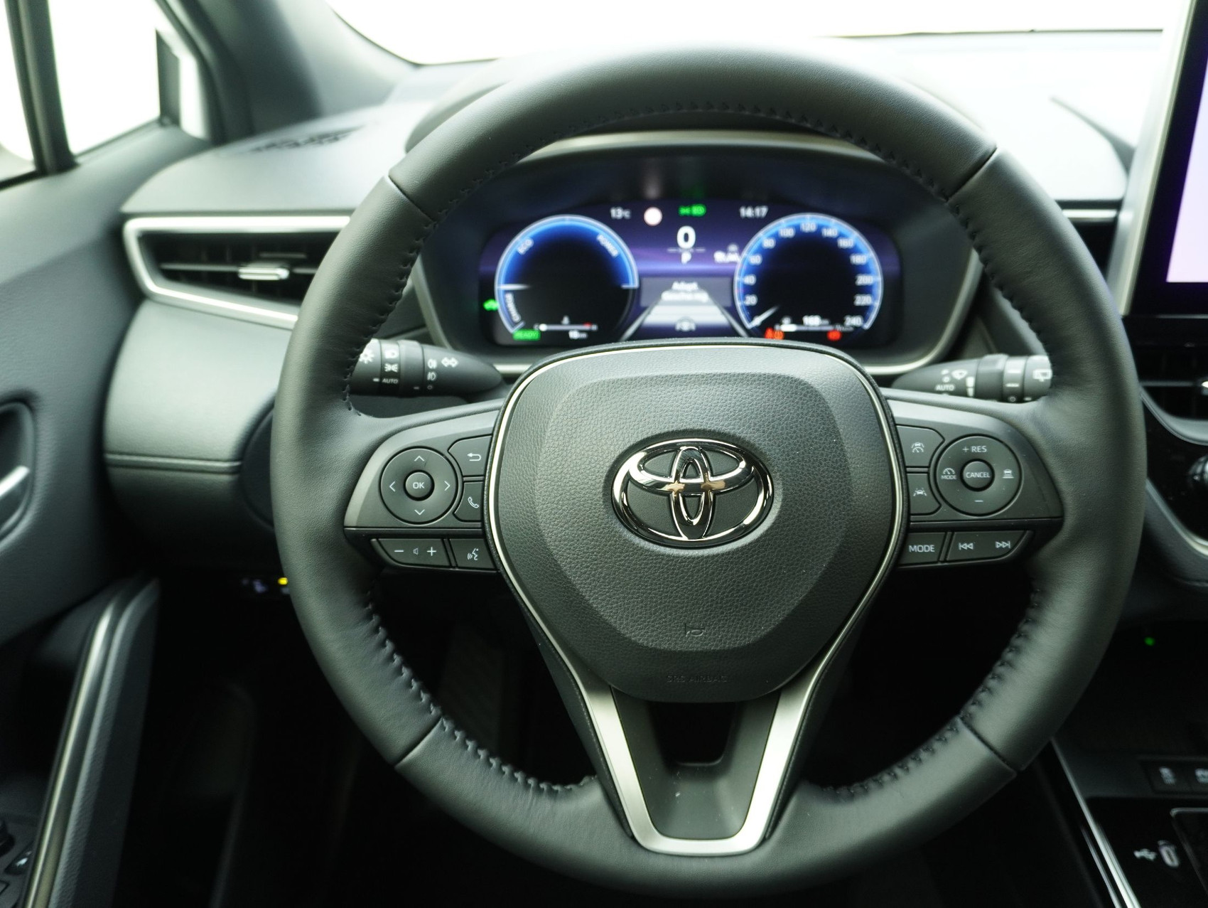 TOYOTA Corolla Cross 2.0 HSD Trend AWD-i ** 4×4 **