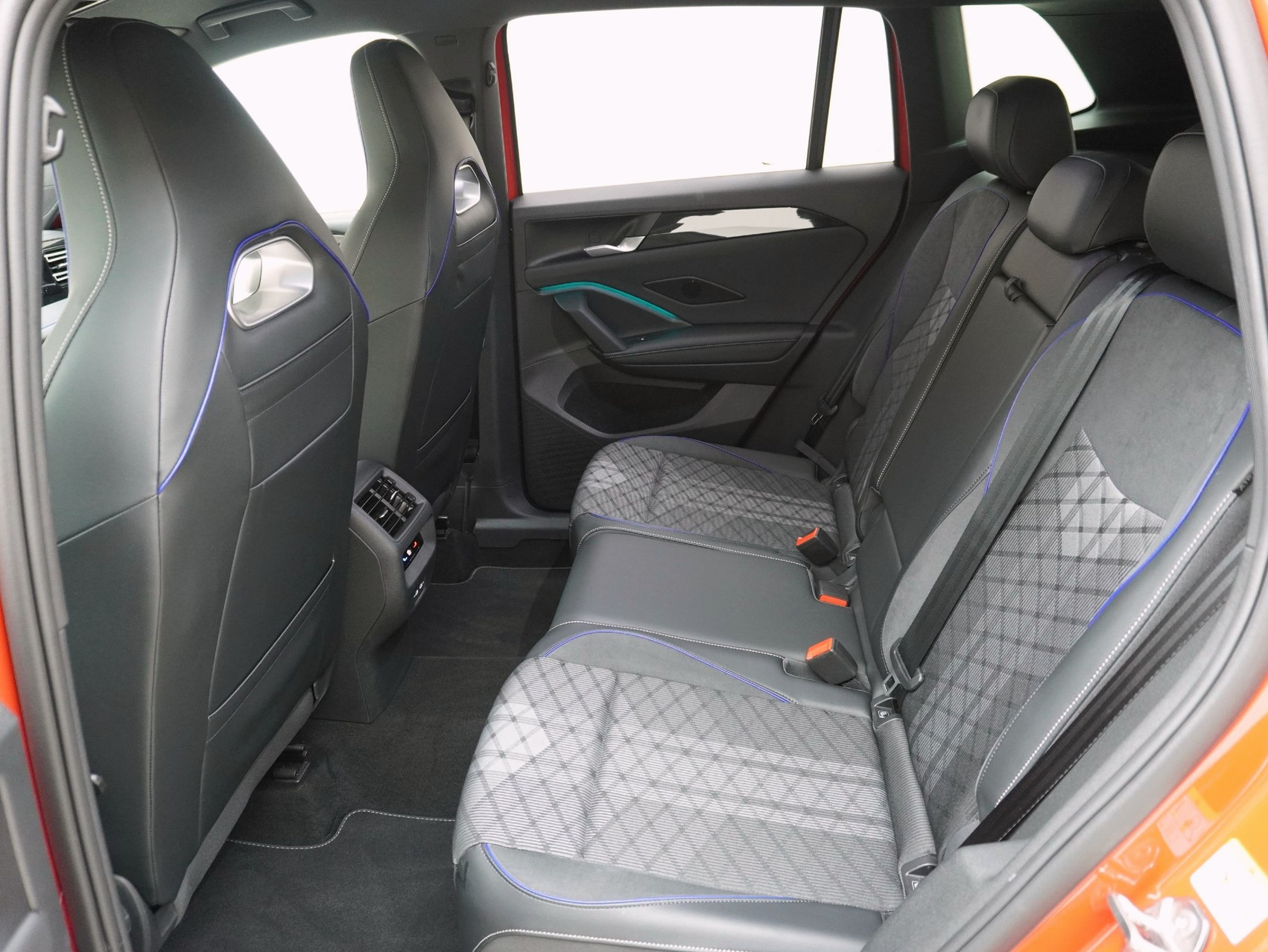 VW Tiguan 2.0 TSI DSG R-Line Black Style 4Motion (2025)