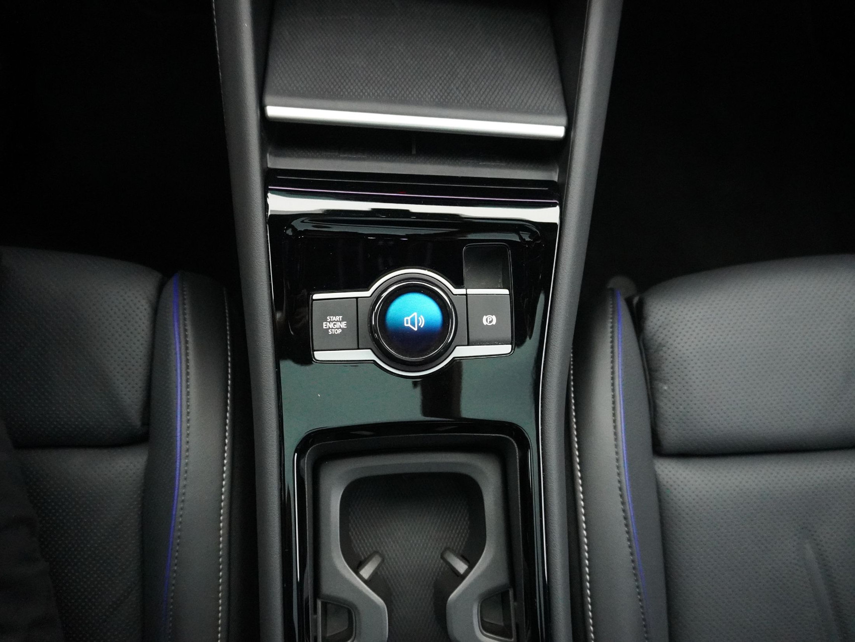 VW Tiguan 2.0 TDI DSG R-Line Black Style 4Motion **Leder/Massage/AHK/uvm**