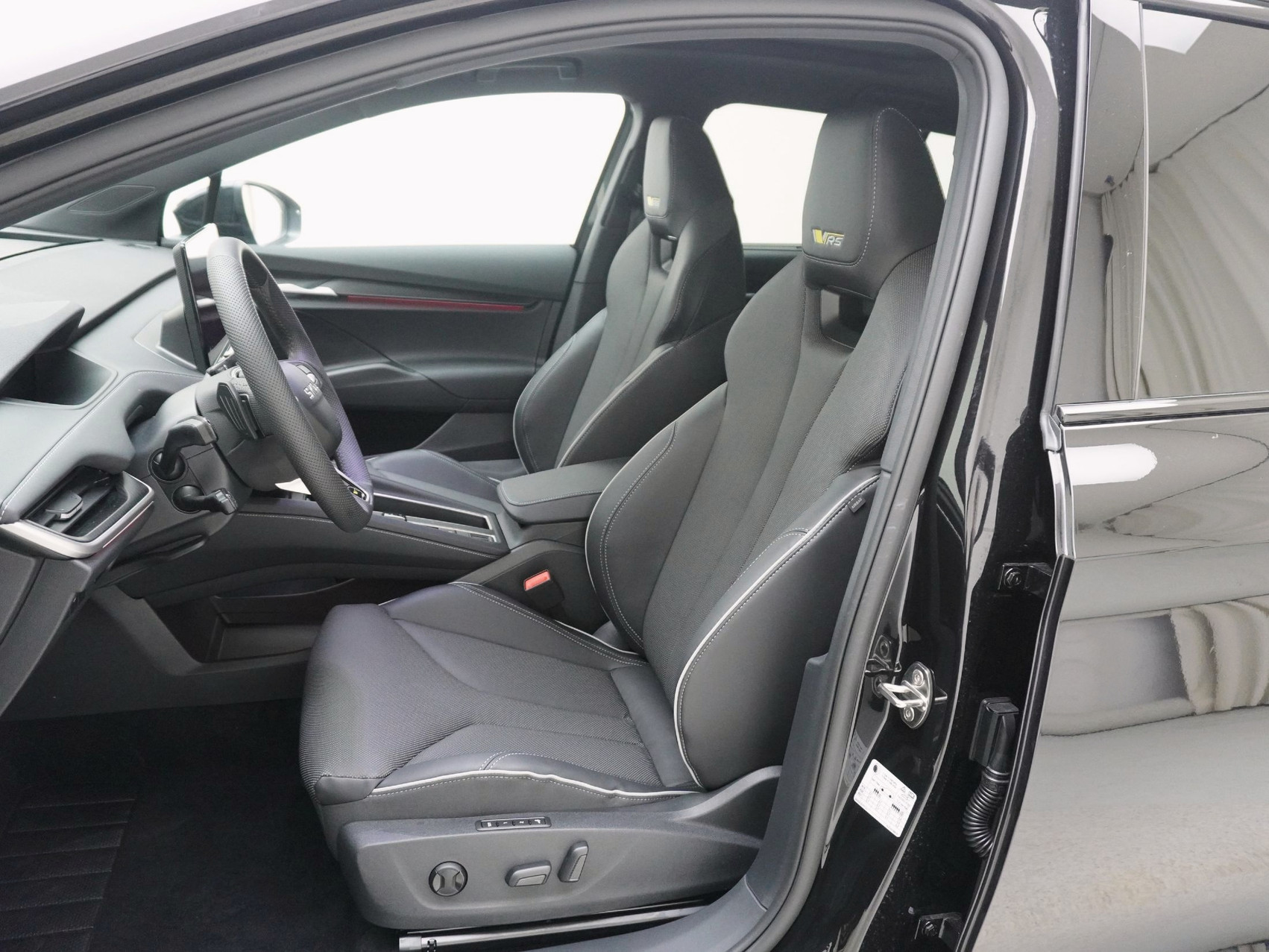 SKODA Enyaq iV RS-Suite MAXX