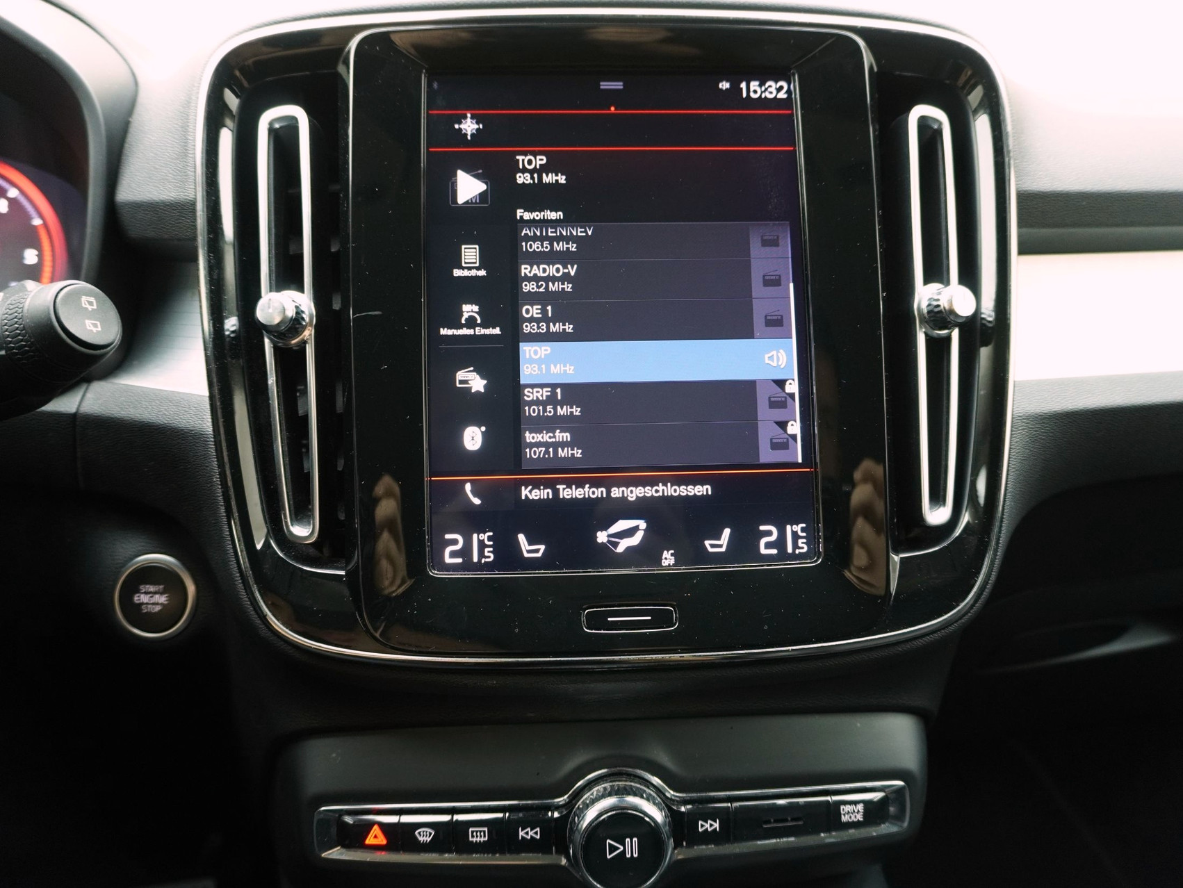 VOLVO XC40 2.0 D4 Momentum AWD