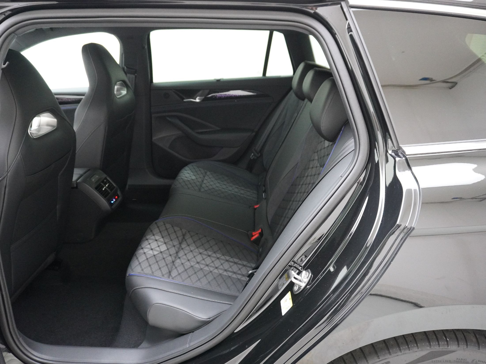 VW Passat Variant 1.5 TSI Plug-in-Hybrid R-Line