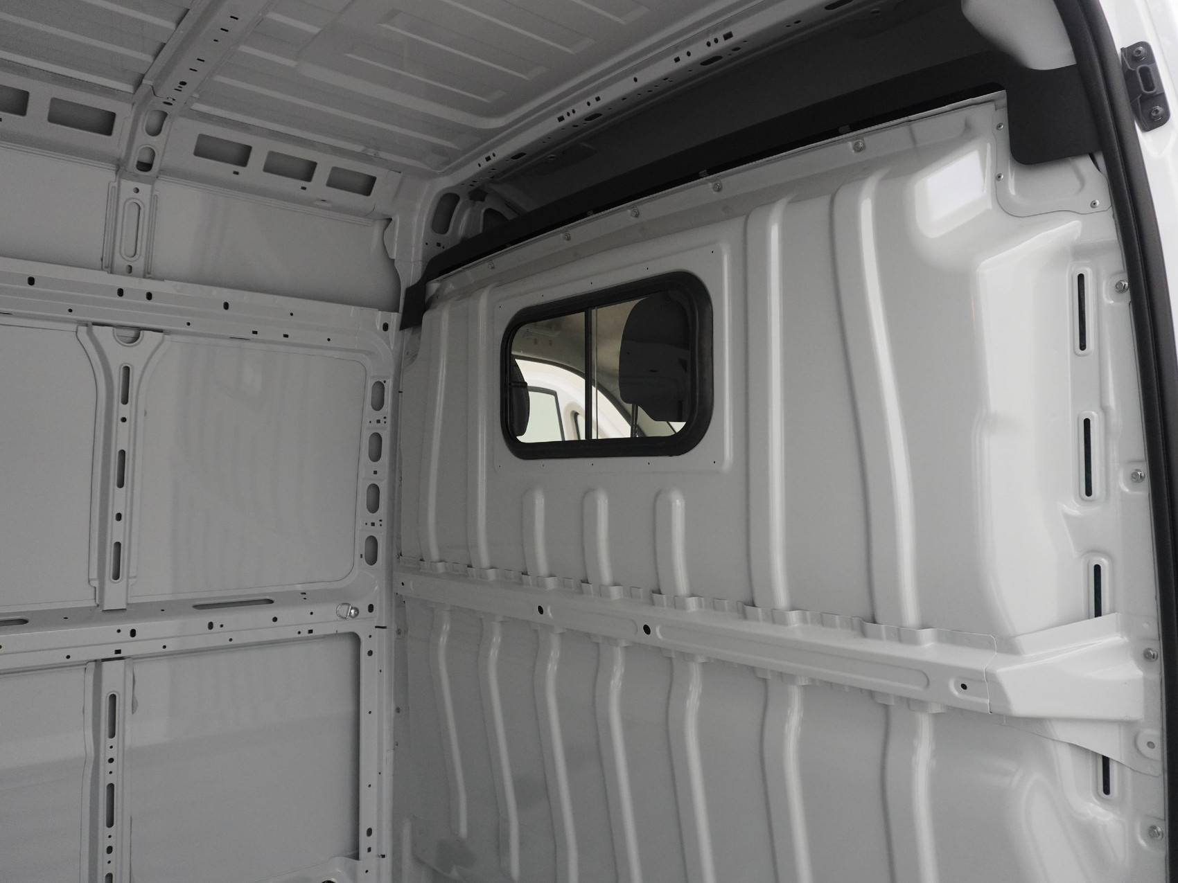 CITROËN Jumper Kaw. 35 L2H2 verglast 2.2 BlueHDi 140 S/S