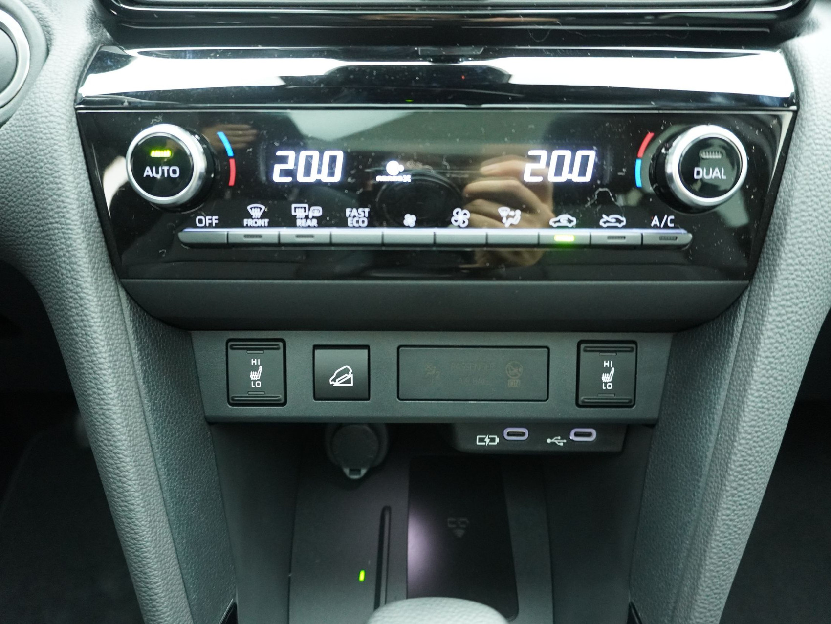 TOYOTA Yaris Cross 1.5 VVT-i HSD Premium AWD-i