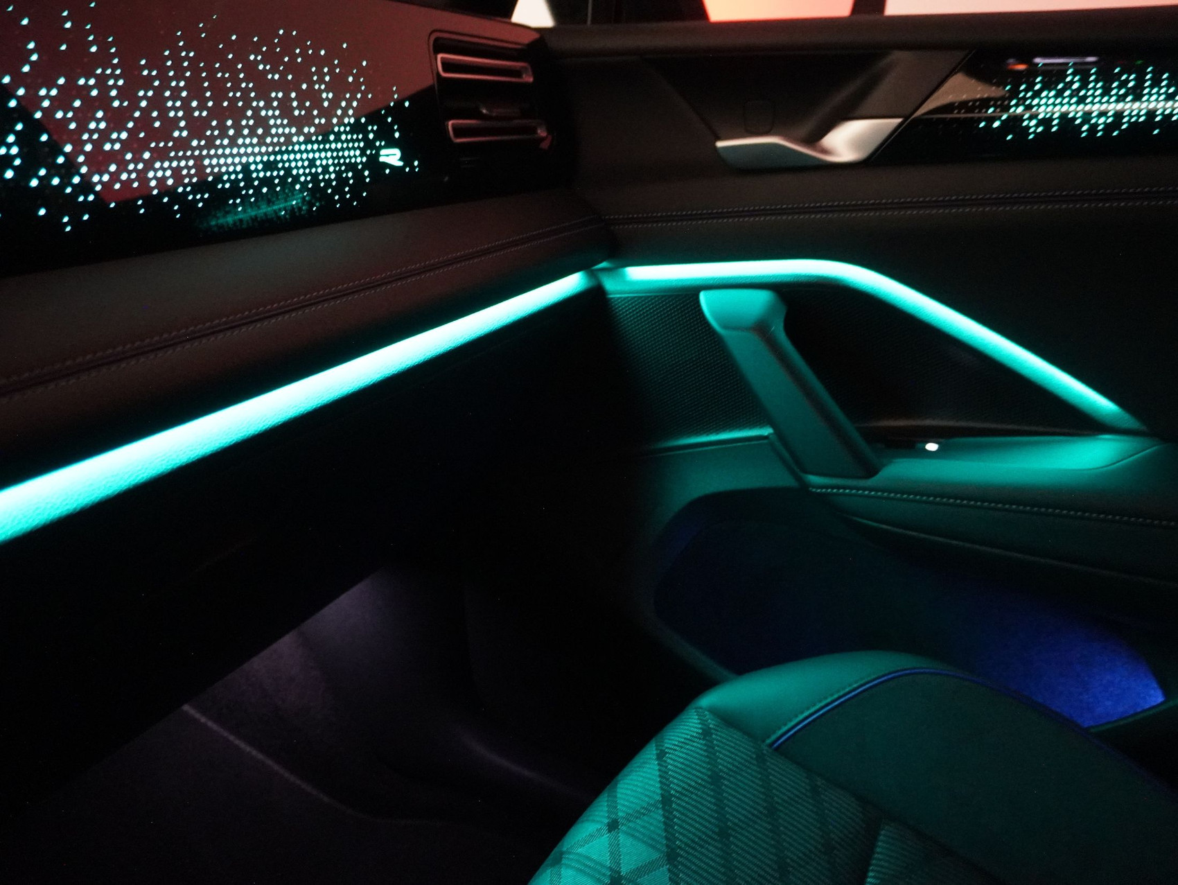 VW Tiguan 2.0 TSI DSG R-Line Black Style 4Motion (2025)