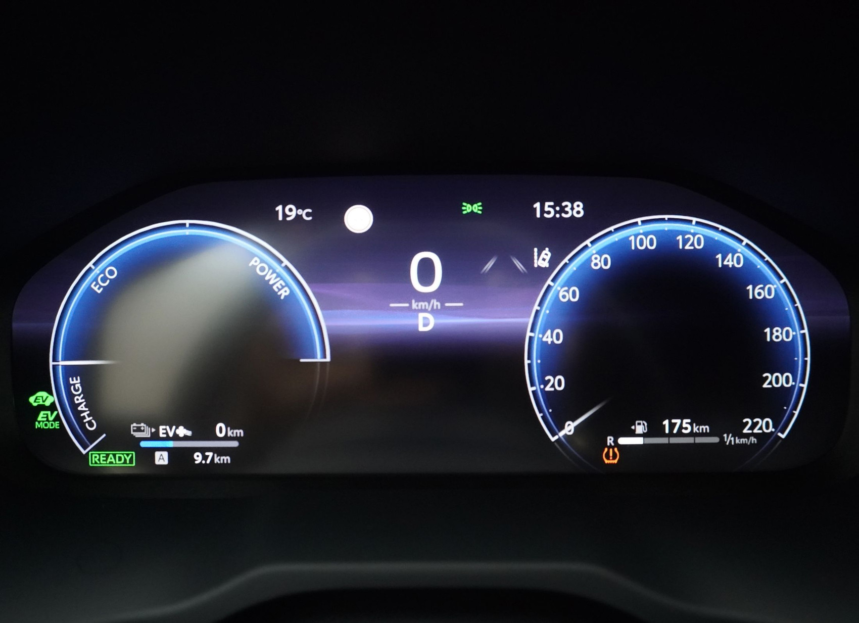 TOYOTA RAV4 2.5 Plug-In-Hybrid Platinum ** mit Panorama Dach **