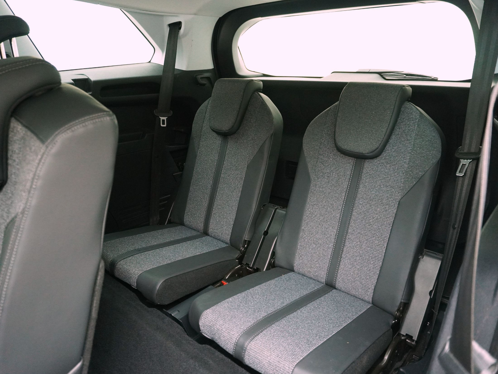 PEUGEOT 5008 1.6 THP Allure