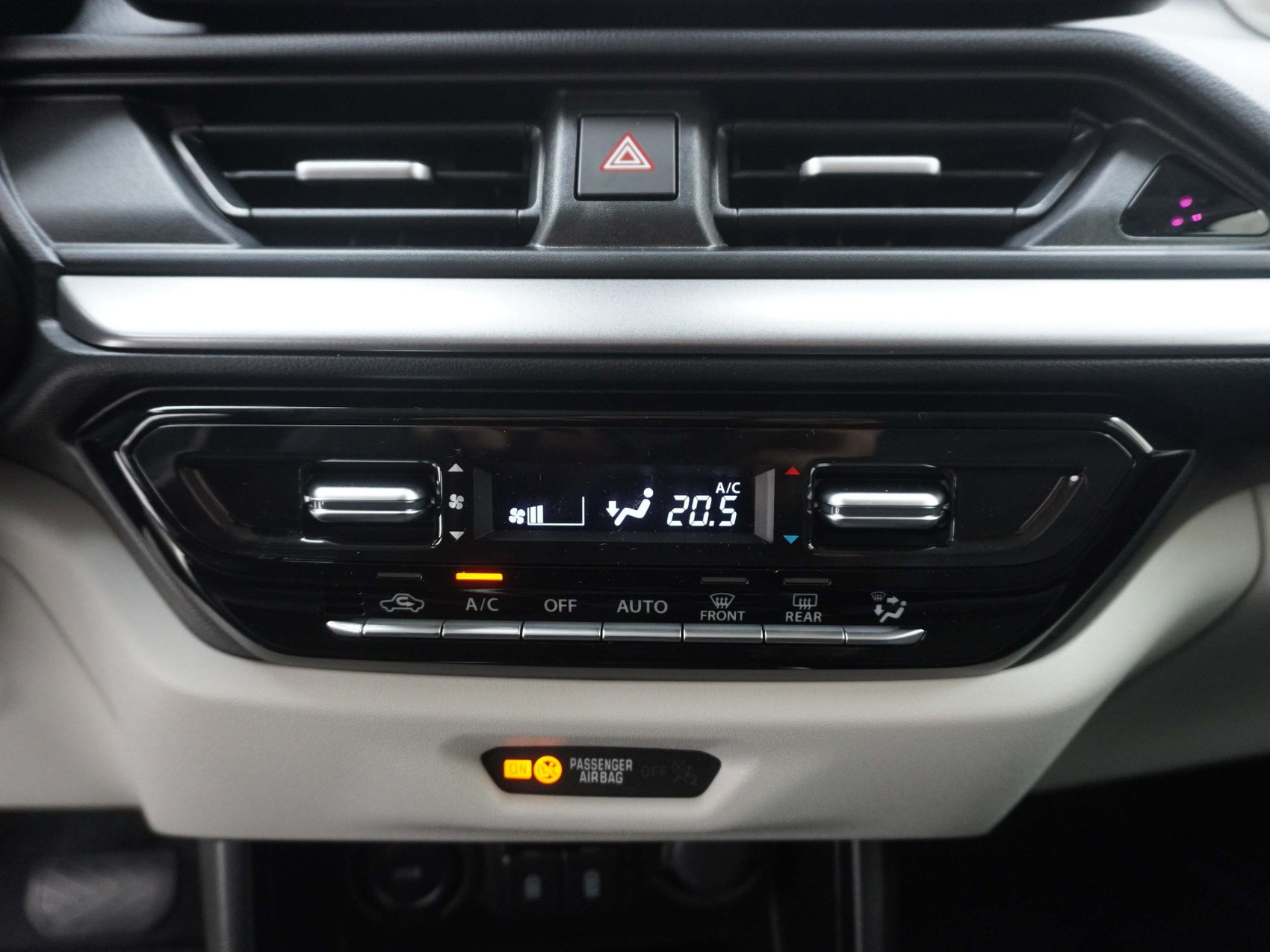 SUZUKI Swift 1.2 Compact Top Hybrid