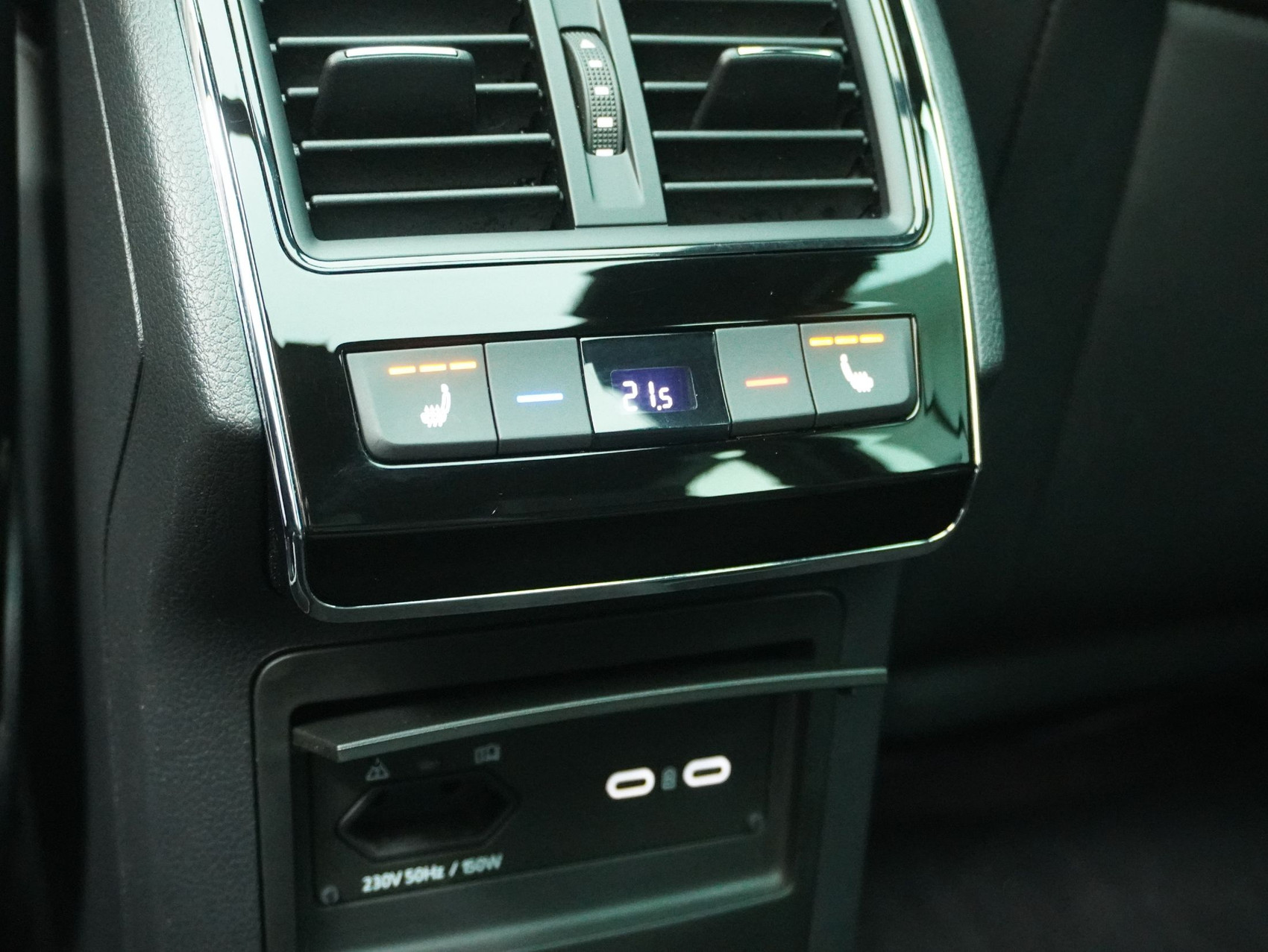 SKODA Superb Combi 1.4 TSI DSG PHEV Sport Line