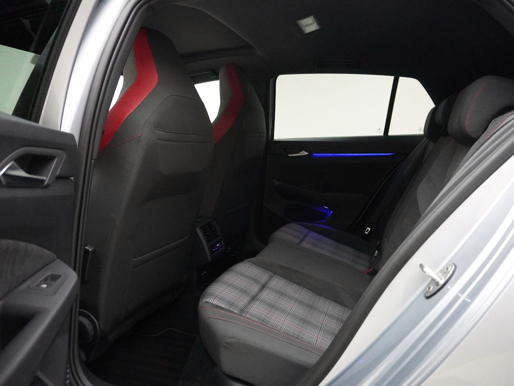 VW Golf 8.5 2.0 TSI DSG GTI Black Style (2025) ** Harman/Kardon / Head-Up / Panoramadach **