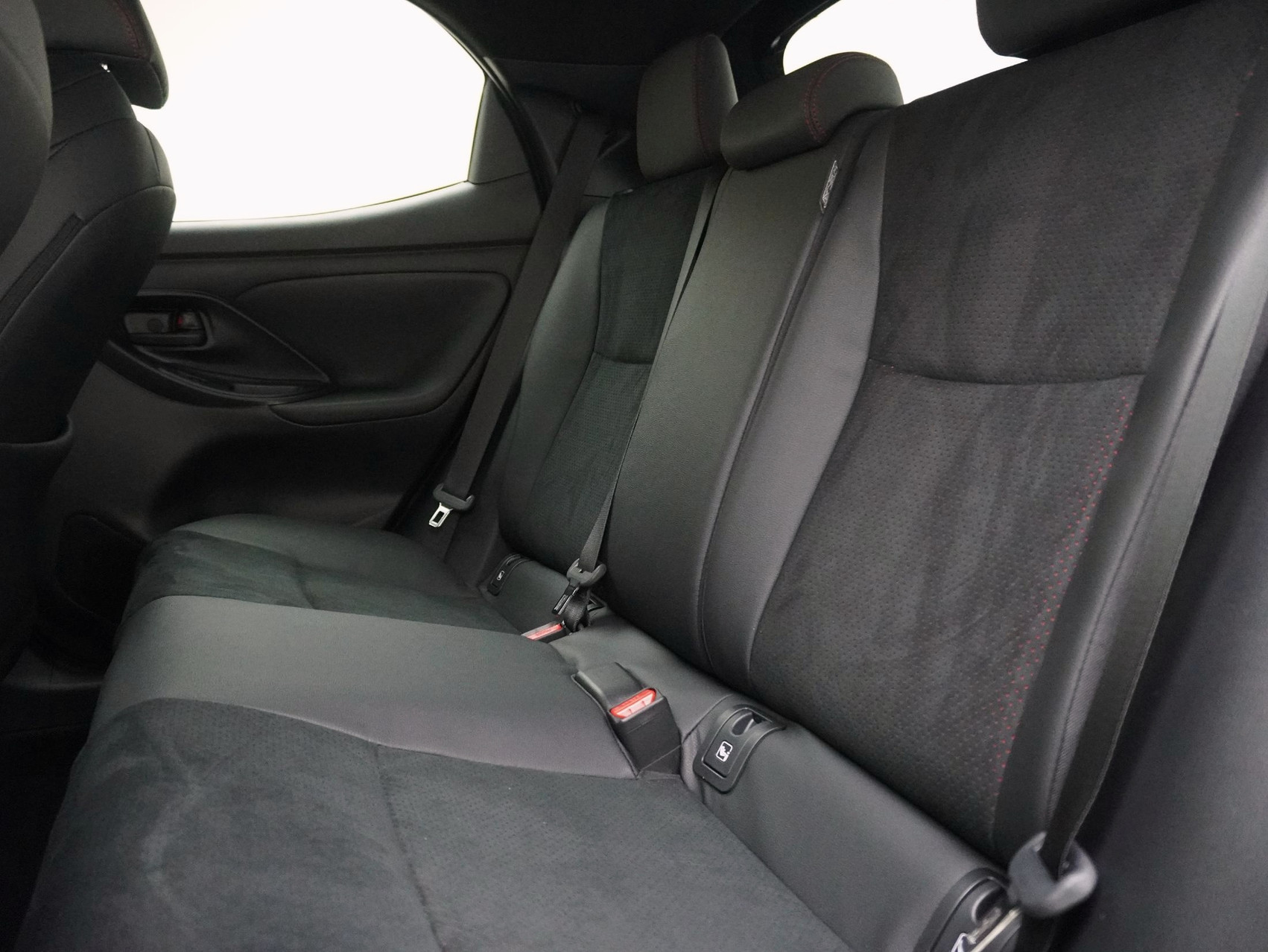 TOYOTA Yaris 1.5 VVT-i HSD GR Sport