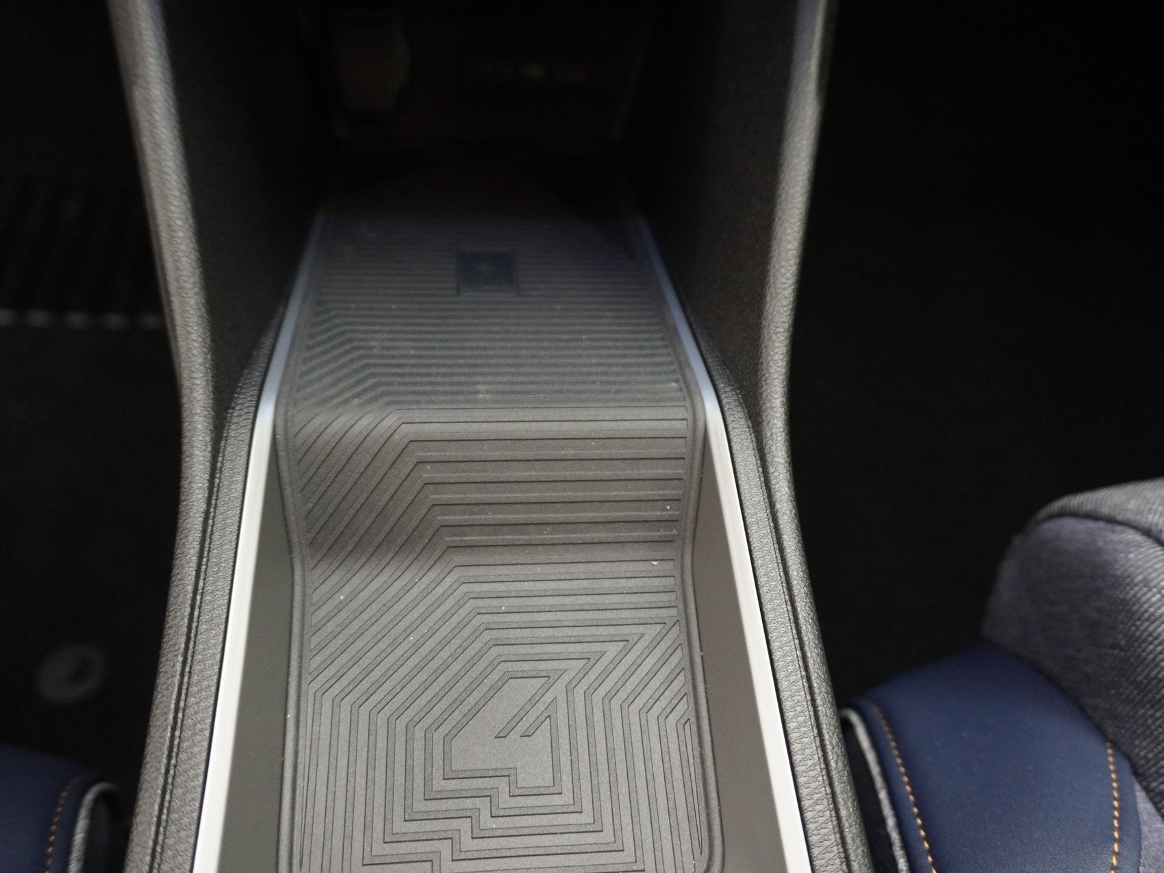 RENAULT R4 E-Tech Comfort Range techno