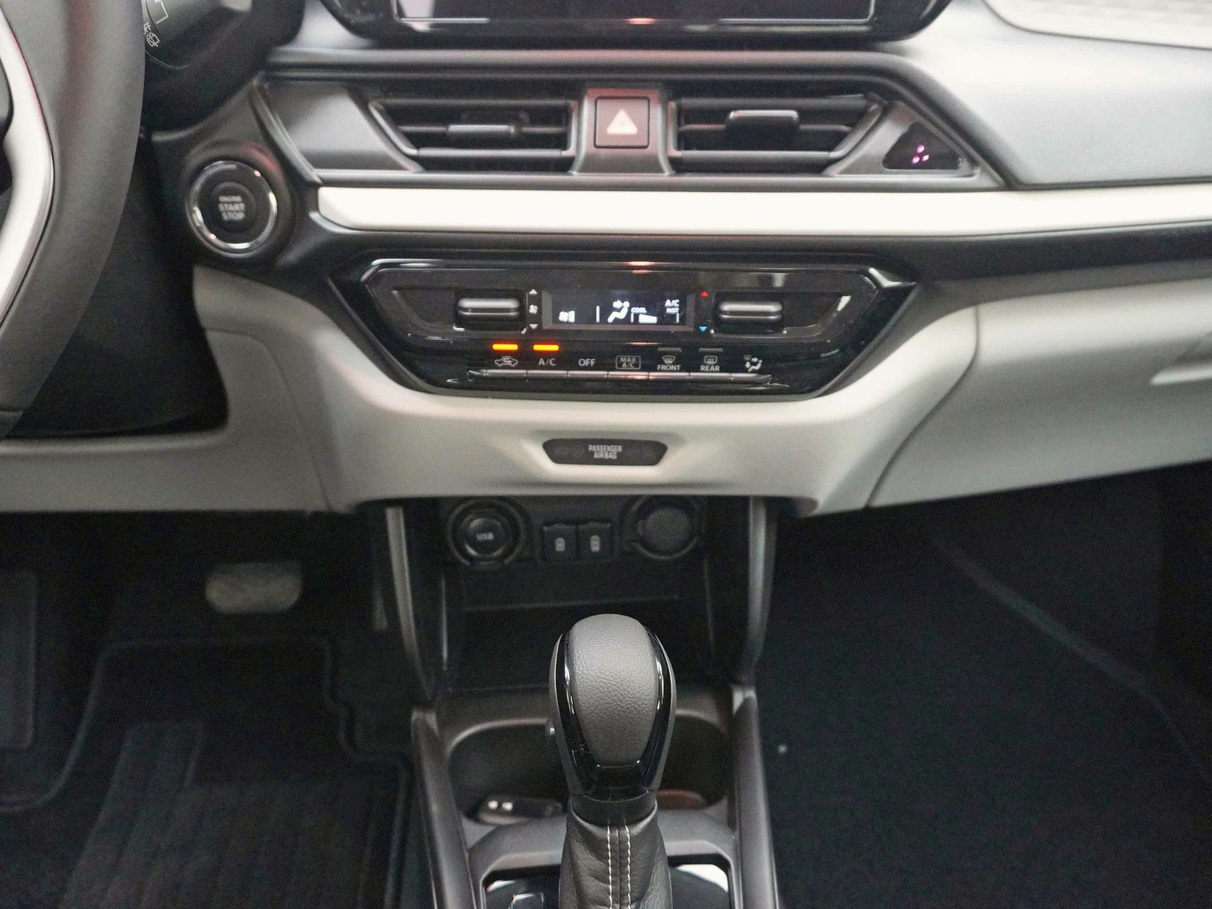 SUZUKI Swift 1.2 Sakura Hybrid