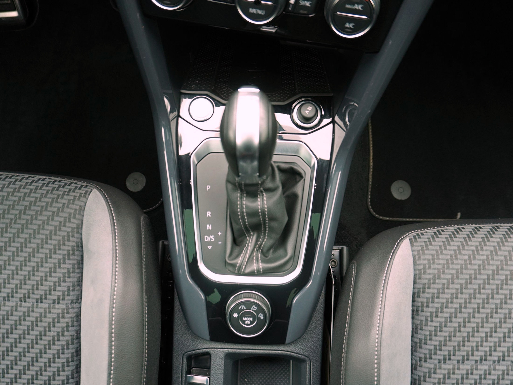 VW T-Roc 2.0 TSI DSG R-Line 4Motion