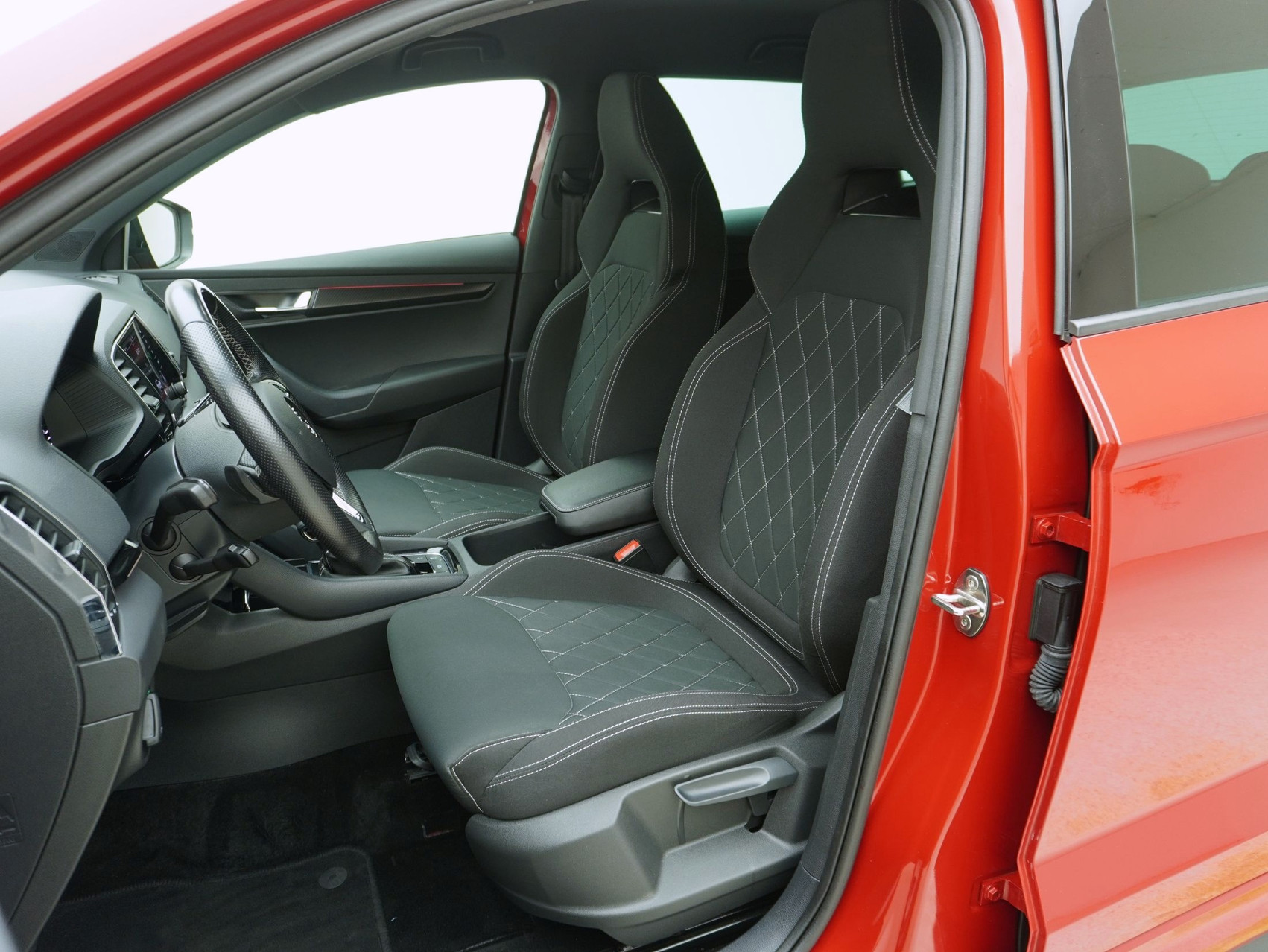 SKODA Karoq 2.0 TSI DSG Sport Line 4×4