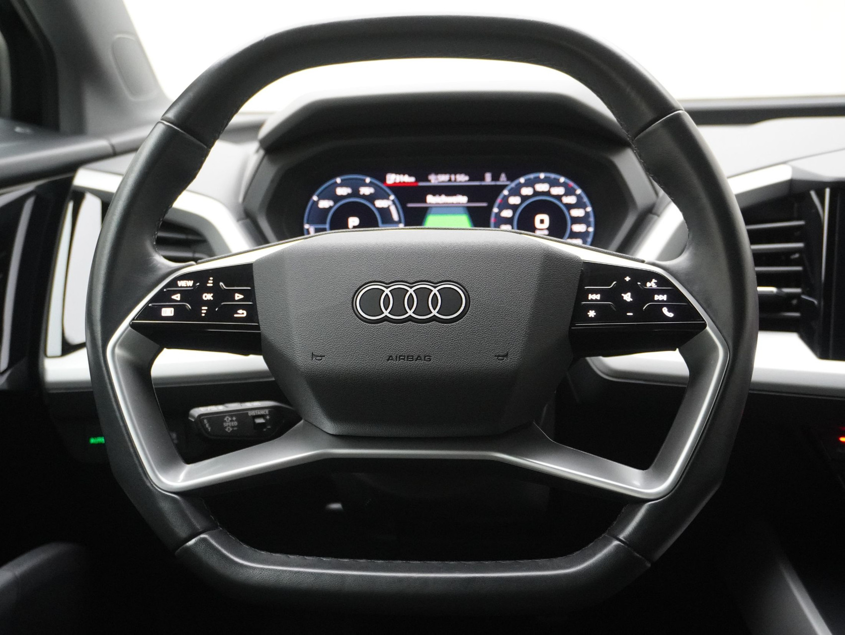 AUDI Q4 e-tron 50 quattro