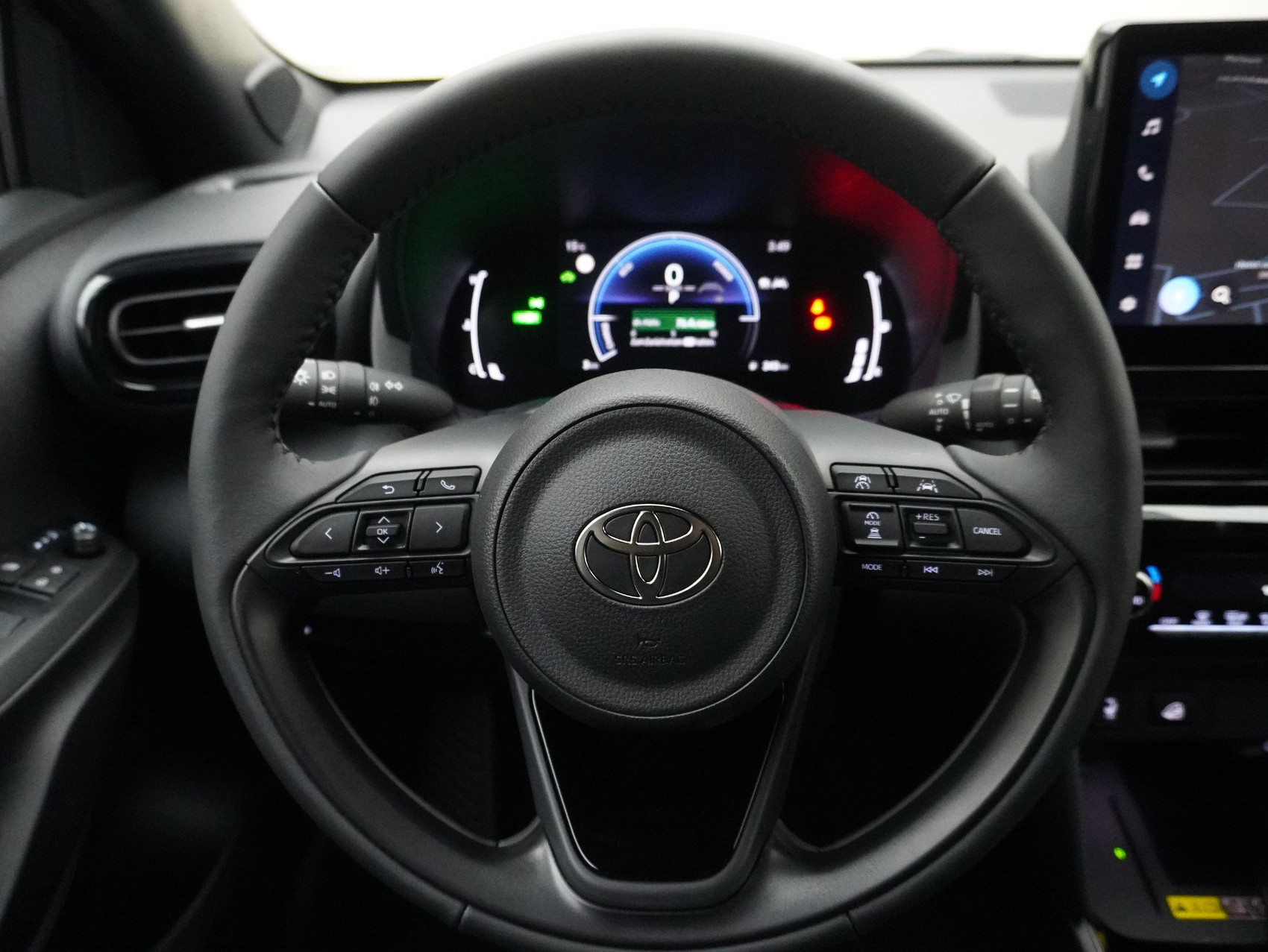 TOYOTA Yaris Cross 1.5 VVT-i HSD Trend AWD-i ** 4×4 ** inkl. 8-Fachbereifung **