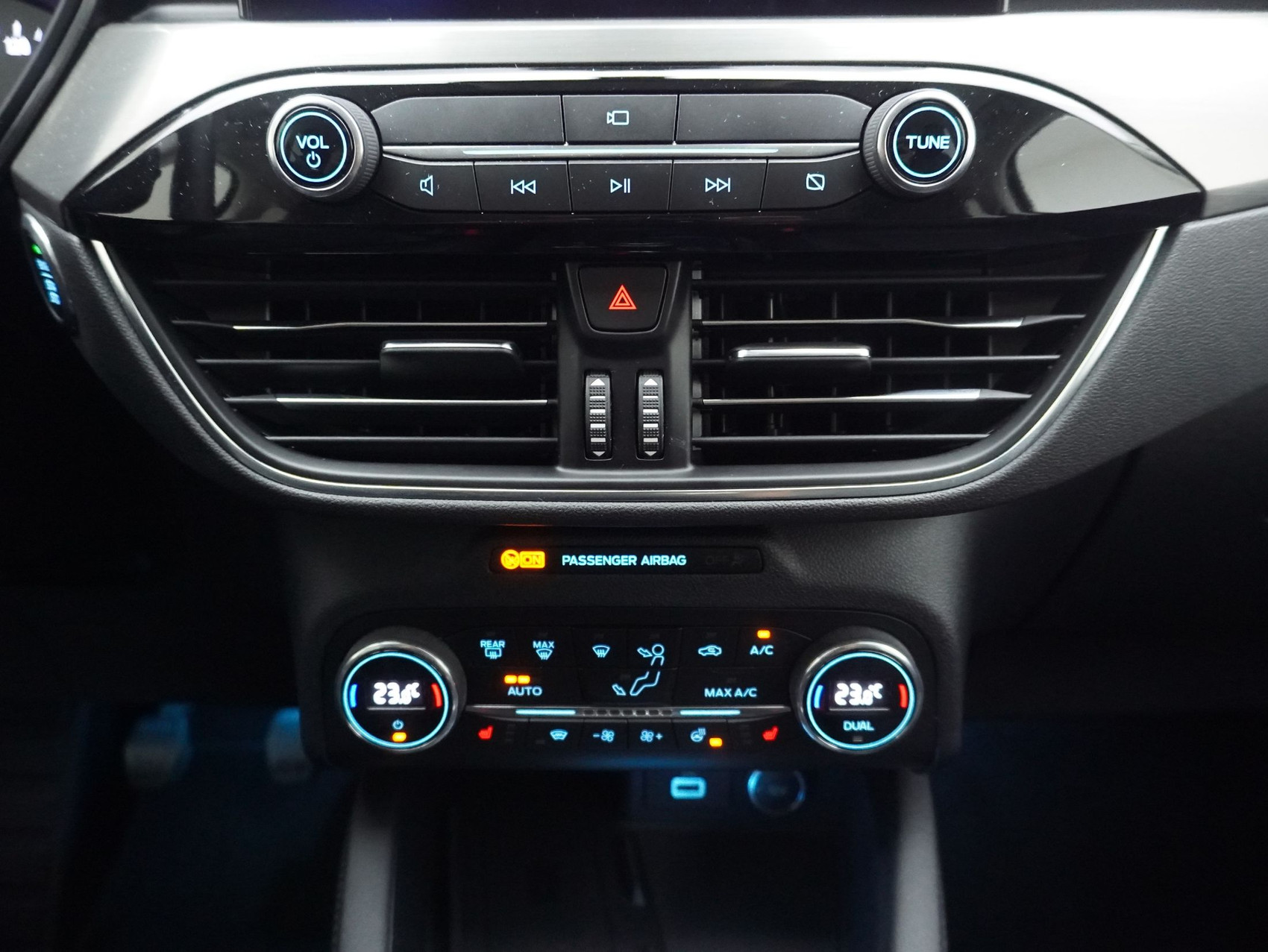 FORD Kuga 2.0 EcoBlue Hybrid Titanium X