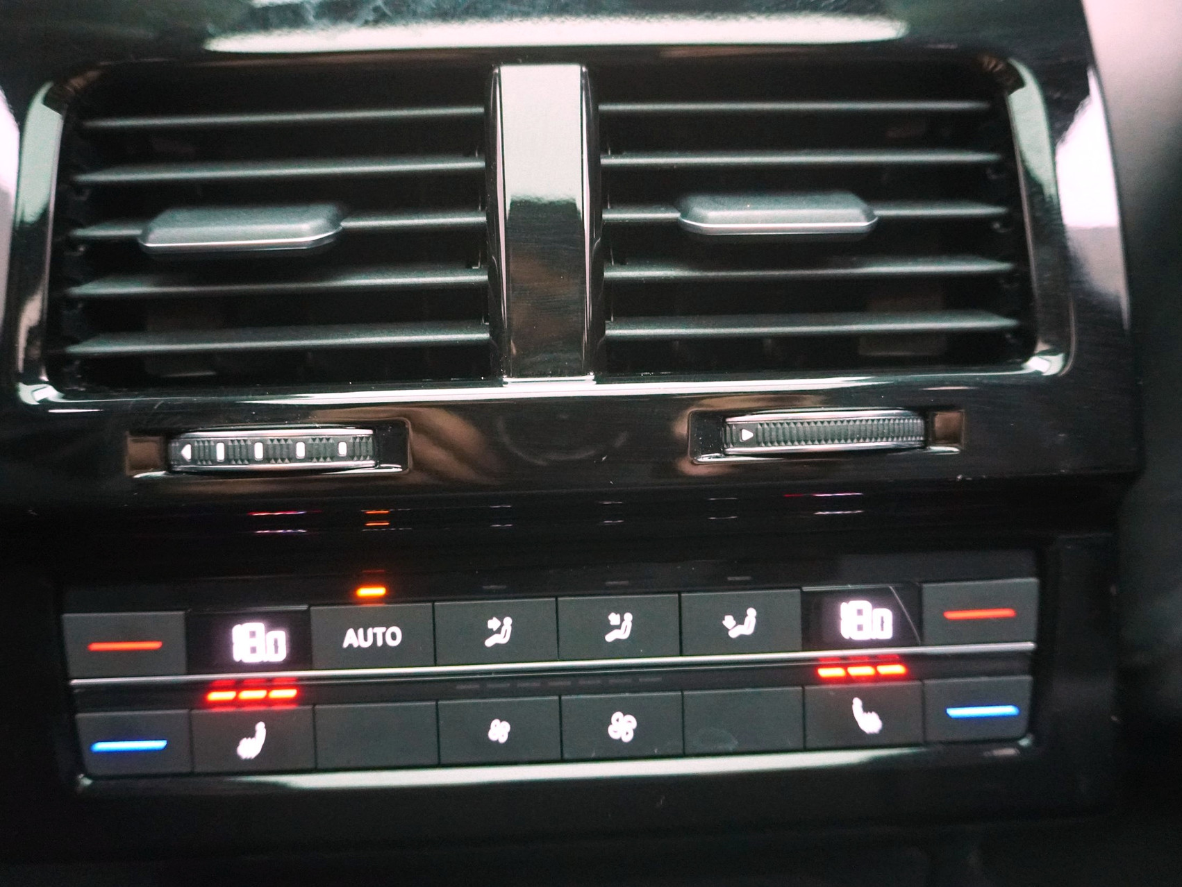 VW Touareg 3.0 TDI R-Line Black Style 4Motion **Vollausstattung**