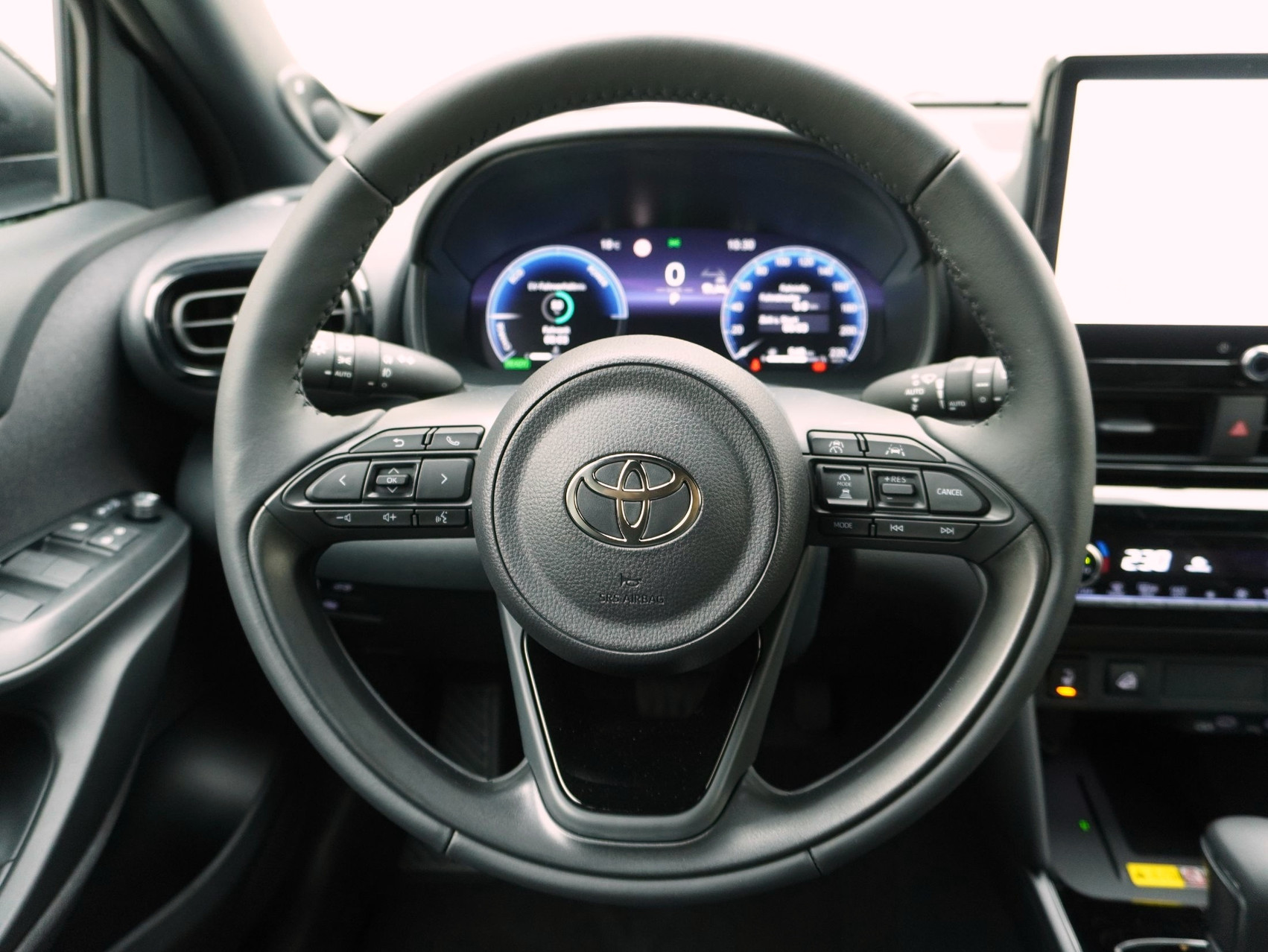 TOYOTA Yaris Cross 1.5 VVT-i HSD Premium AWD-i ** 4×4 ** 360° Kamera **