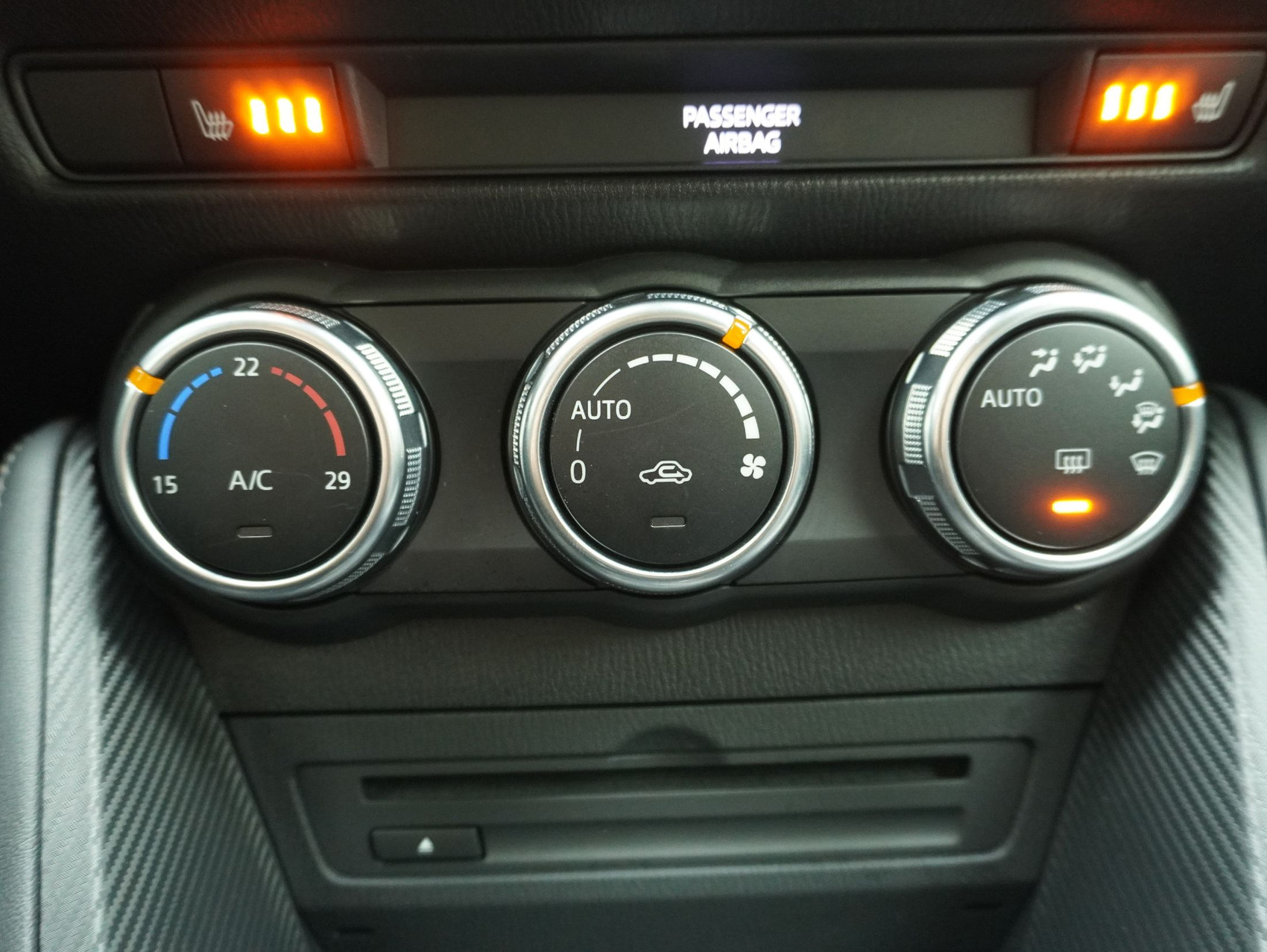 MAZDA 2 1.5 Revolution