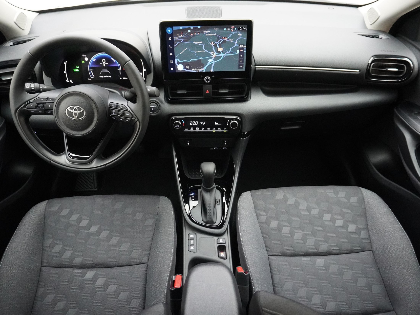 TOYOTA Yaris 1.5 VVT-i HSD Trend ** inkl. W-Räder **