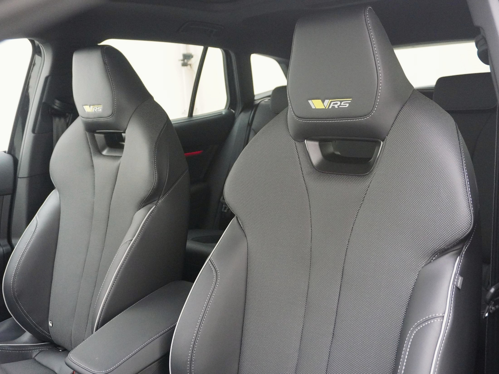 SKODA Enyaq iV RS-Suite MAXX