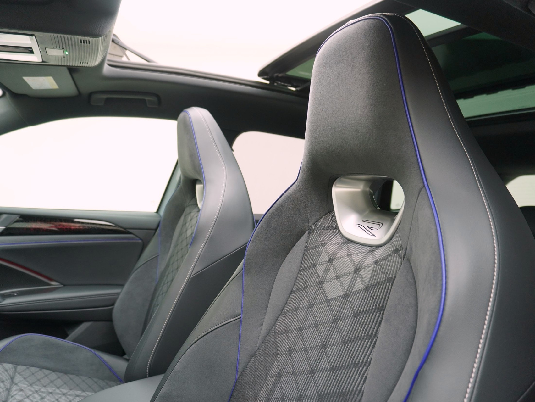 VW Tiguan 2.0 TSI DSG R-Line 4Motion (2025)