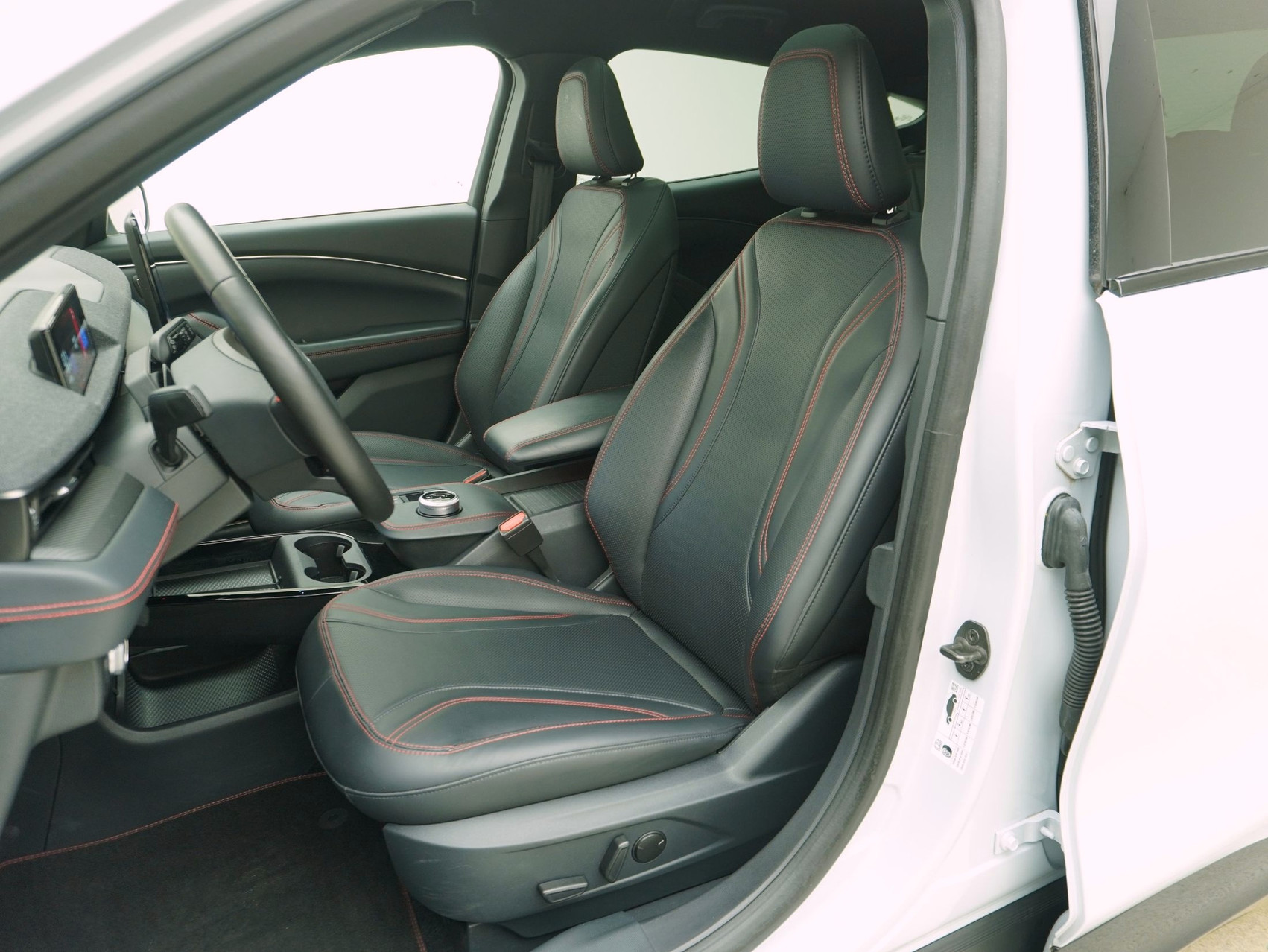 FORD Mustang Mach-E Extended AWD