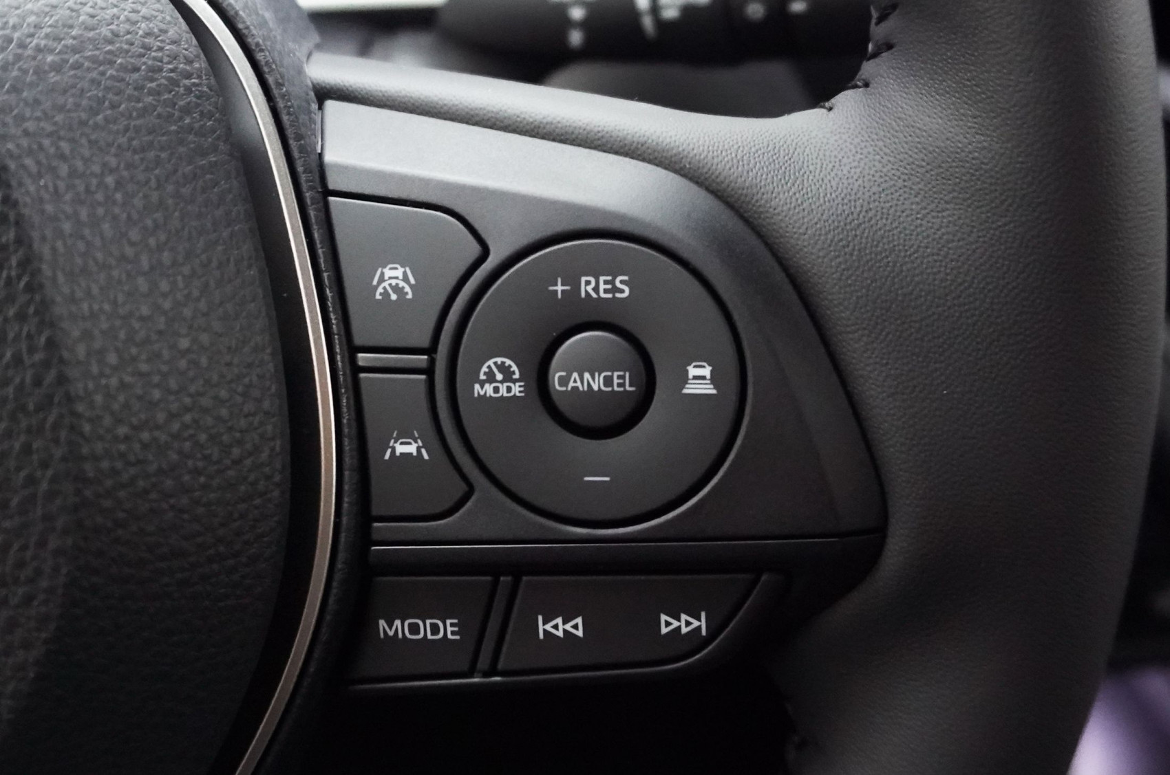 TOYOTA Corolla Cross 2.0 HSD Premium AWD-i ** 4×4  **