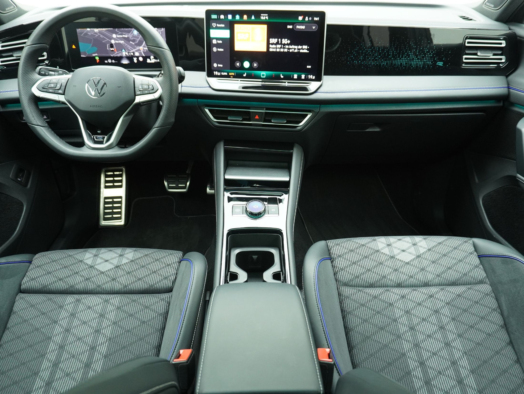 VW Tiguan 2.0 TSI DSG R-Line Black Style 4Motion (2025) **Head-Up / Harman-Kardon Soundsystem**