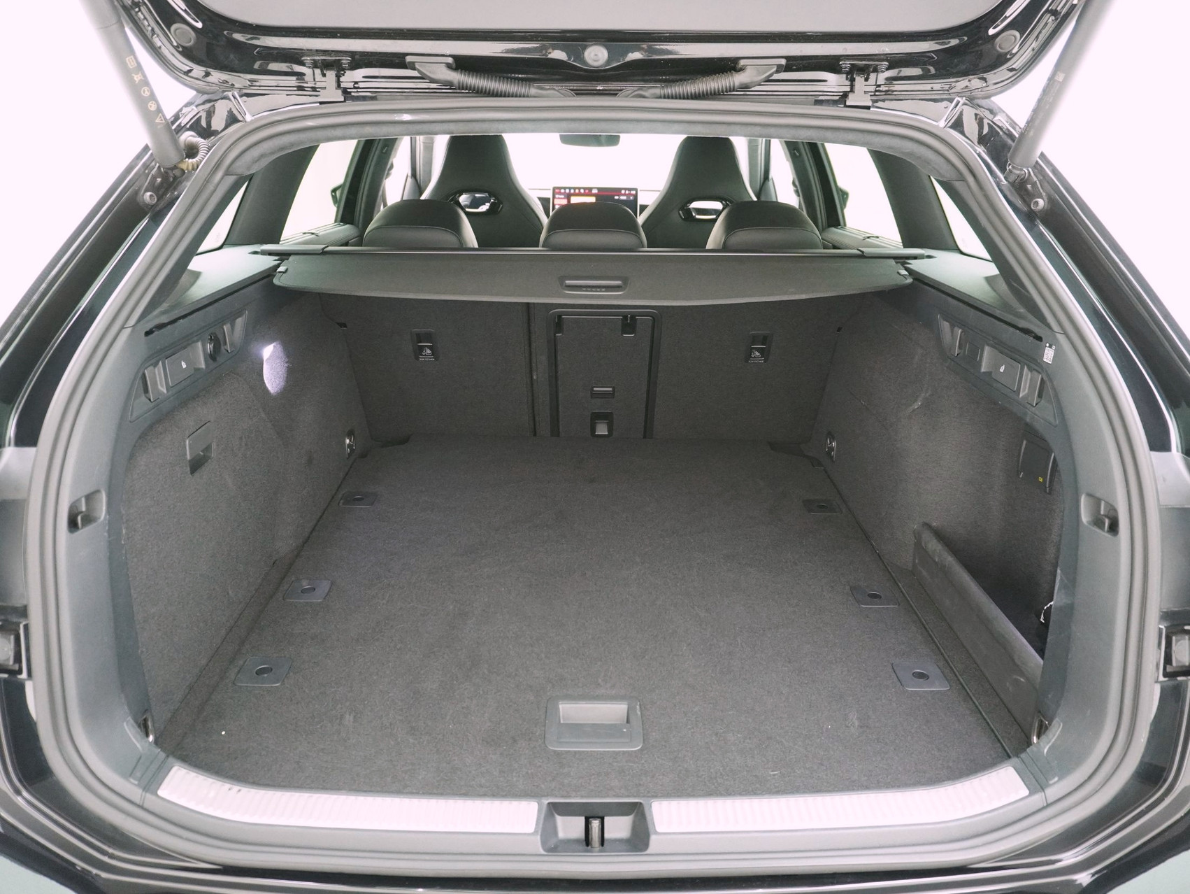 VW Passat Variant 2.0 TSI DSG R-Line 4Motion **R-Line Signature**