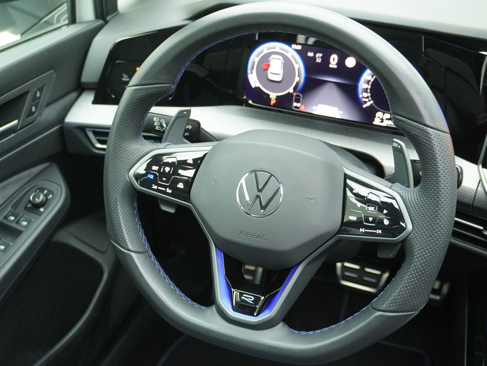 VW Golf 8.5 2.0 TSI DSG R Black Edition 4Motion (2025)