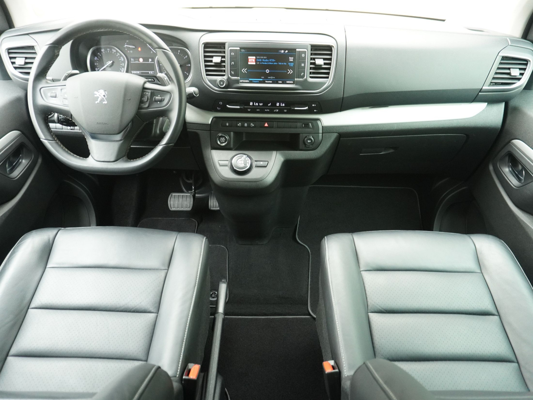 PEUGEOT Traveller Standard 2.0 BlueHDi Allure