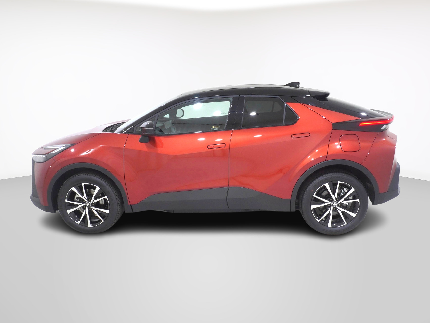 TOYOTA C-HR 2.0 PHEV Swiss Edition ** inkl. 8-Fach Bereifung **