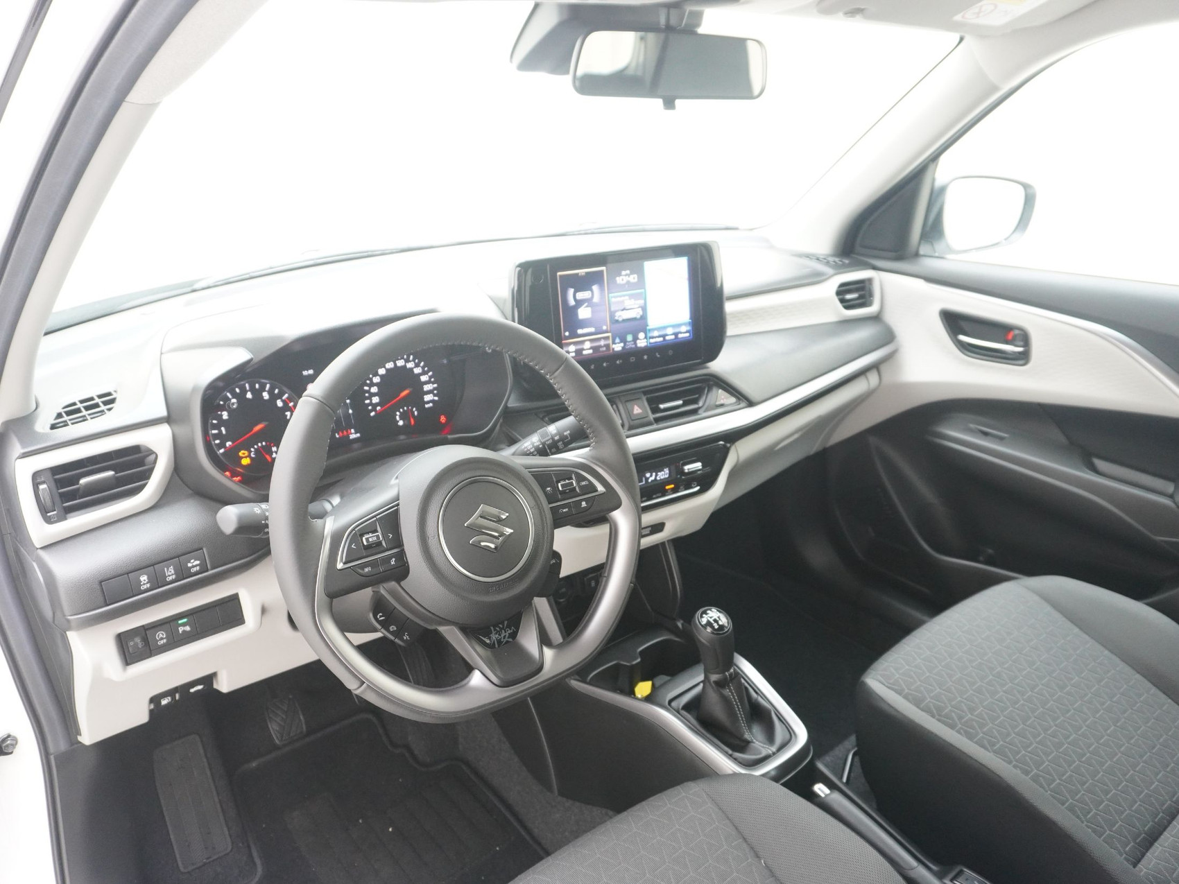 SUZUKI Swift 1.2 Sakura Top Hybrid 4×4